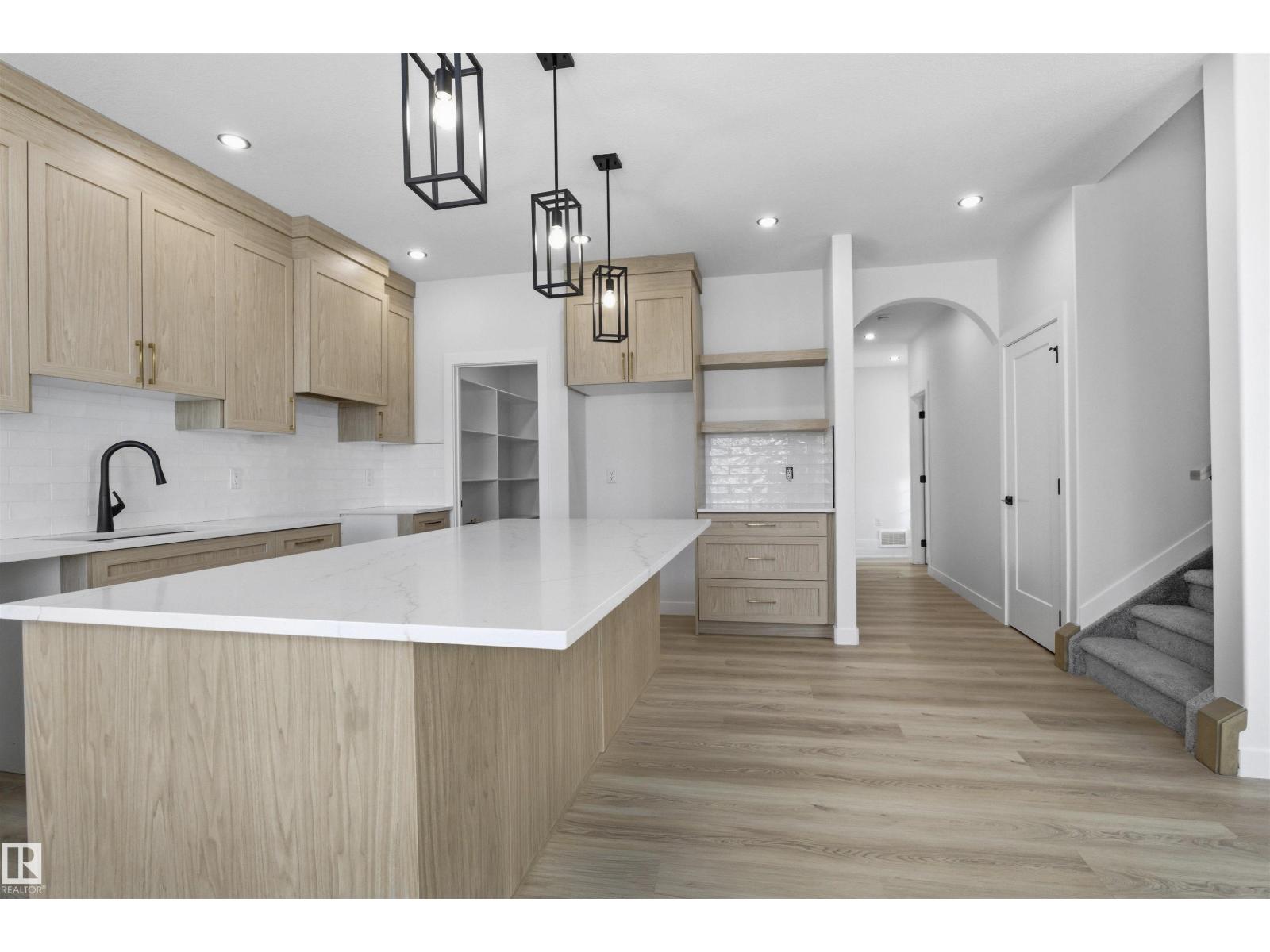 3304 Chickadee Dr Nw Nw, Edmonton, Alberta  T5V 1R5 - Photo 7 - E4467949