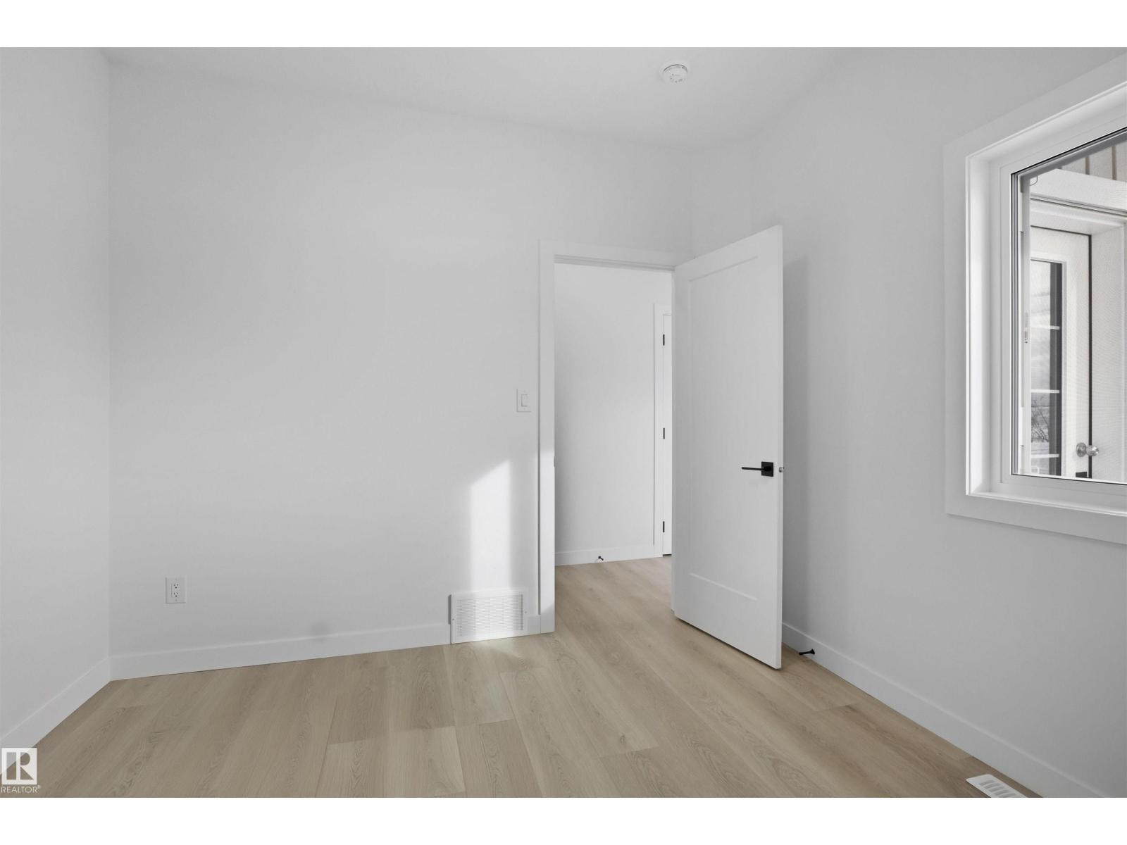 3304 Chickadee Dr Nw Nw, Edmonton, Alberta  T5V 1R5 - Photo 12 - E4467949