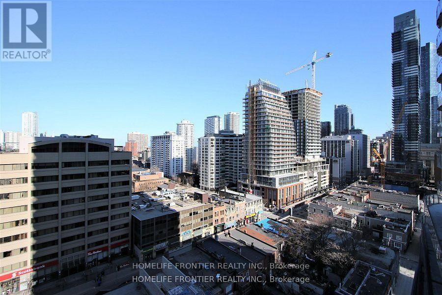 1011 - 11 Wellesley Street W, Toronto (Bay Street Corridor), Ontario  M4Y 1E8 - Photo 10 - C12849774