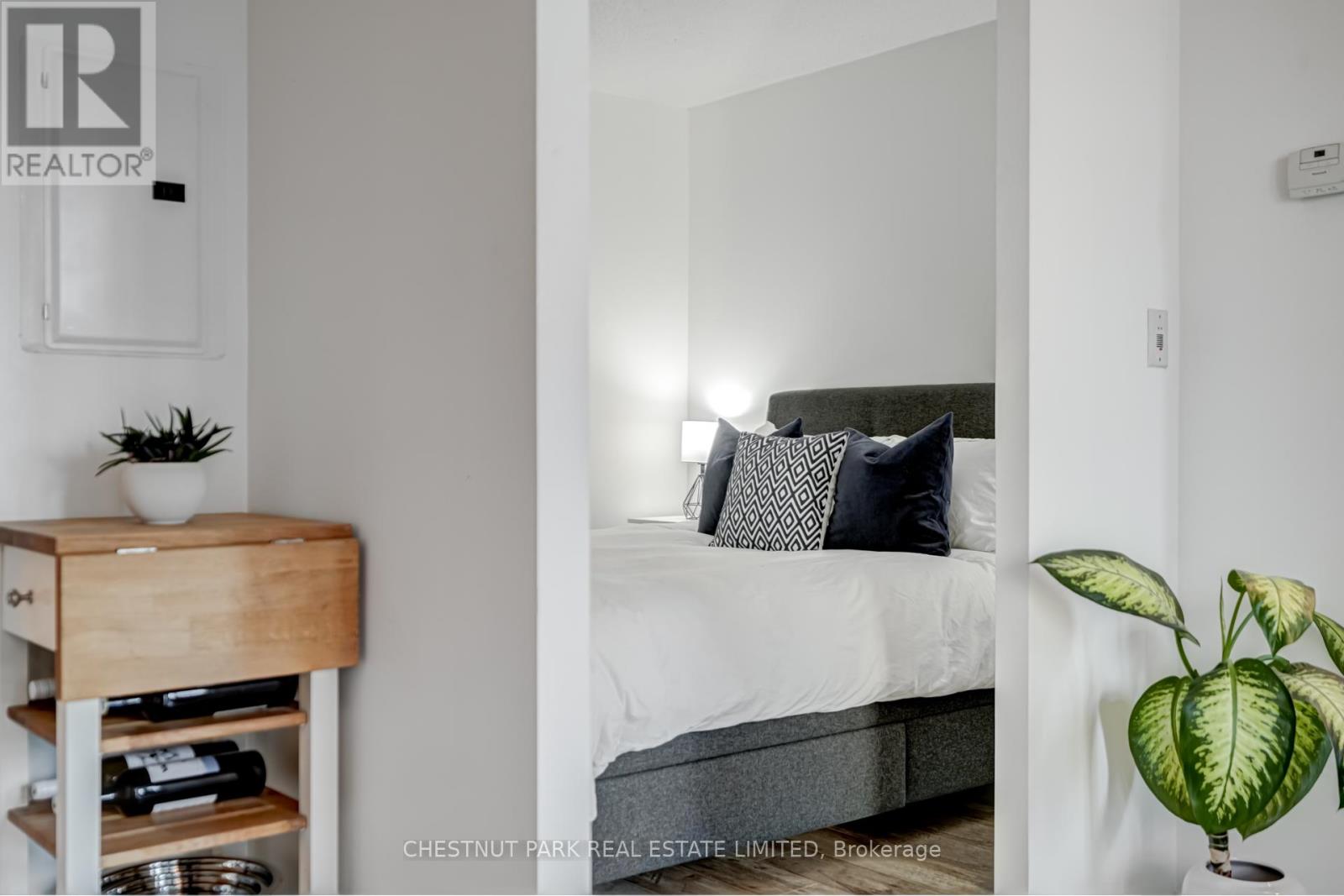 205 - 11 Brunel Court, Toronto, Ontario  M5V 3Y3 - Photo 10 - C12849780