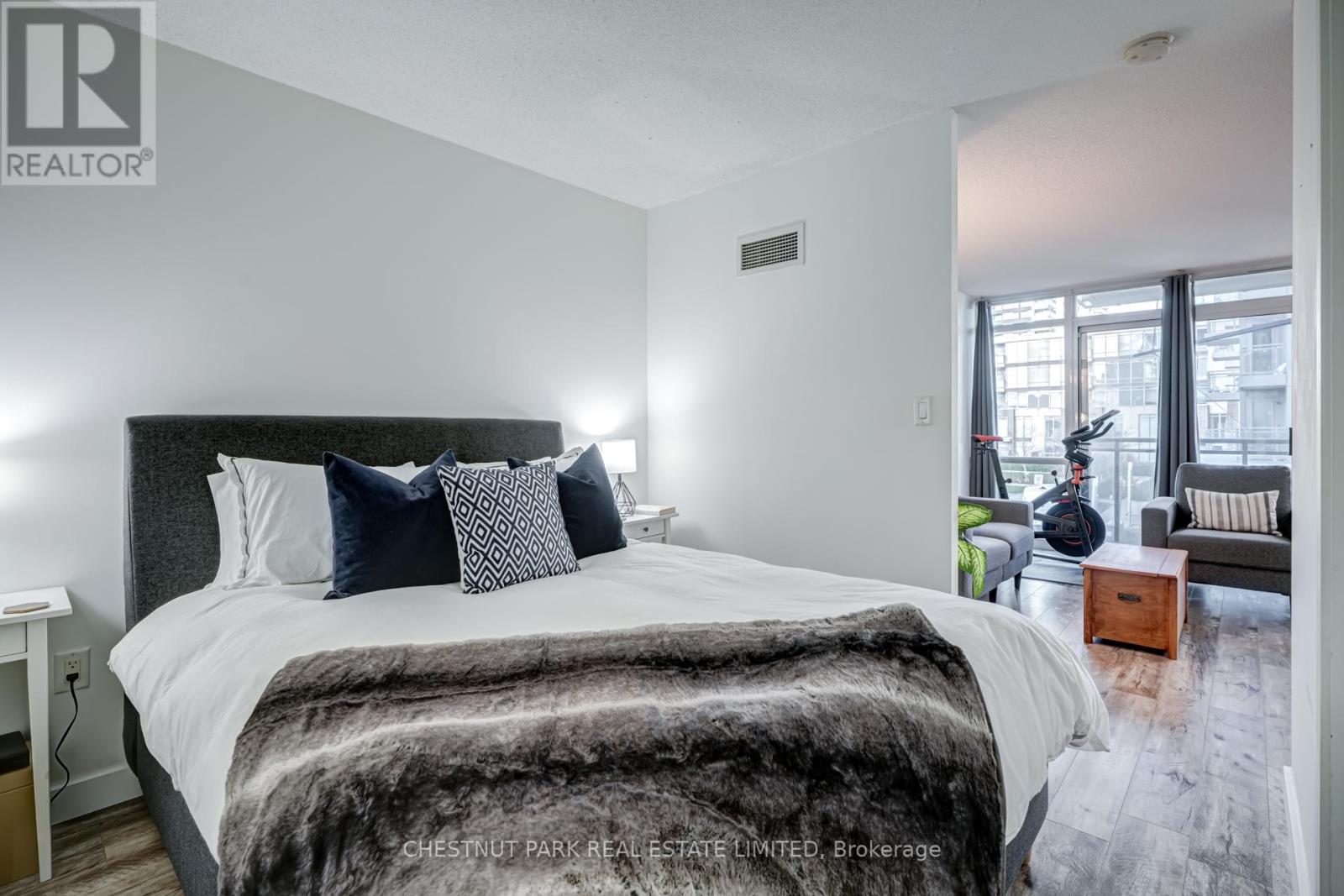 205 - 11 Brunel Court, Toronto, Ontario  M5V 3Y3 - Photo 11 - C12849780