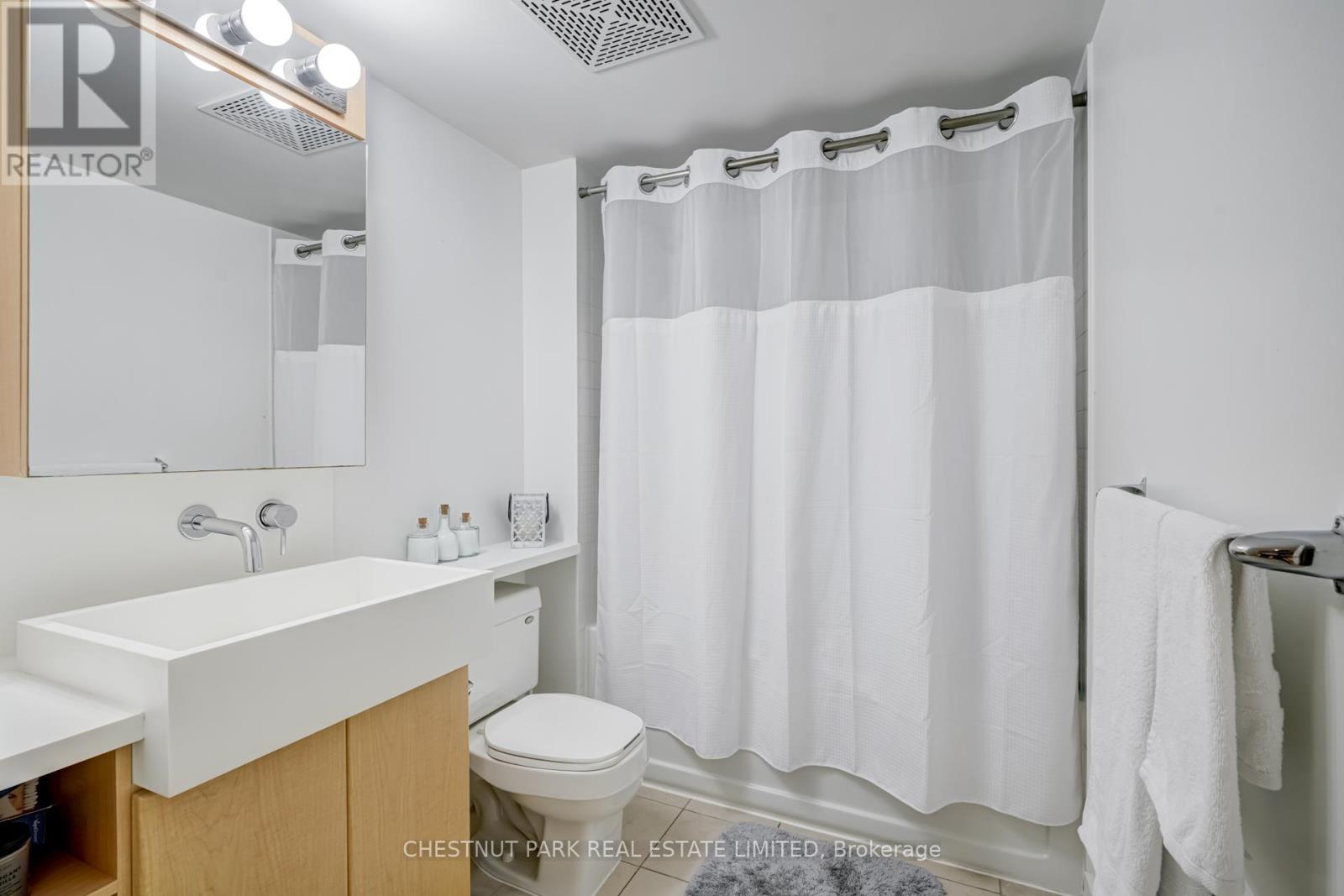 205 - 11 Brunel Court, Toronto, Ontario  M5V 3Y3 - Photo 14 - C12849780