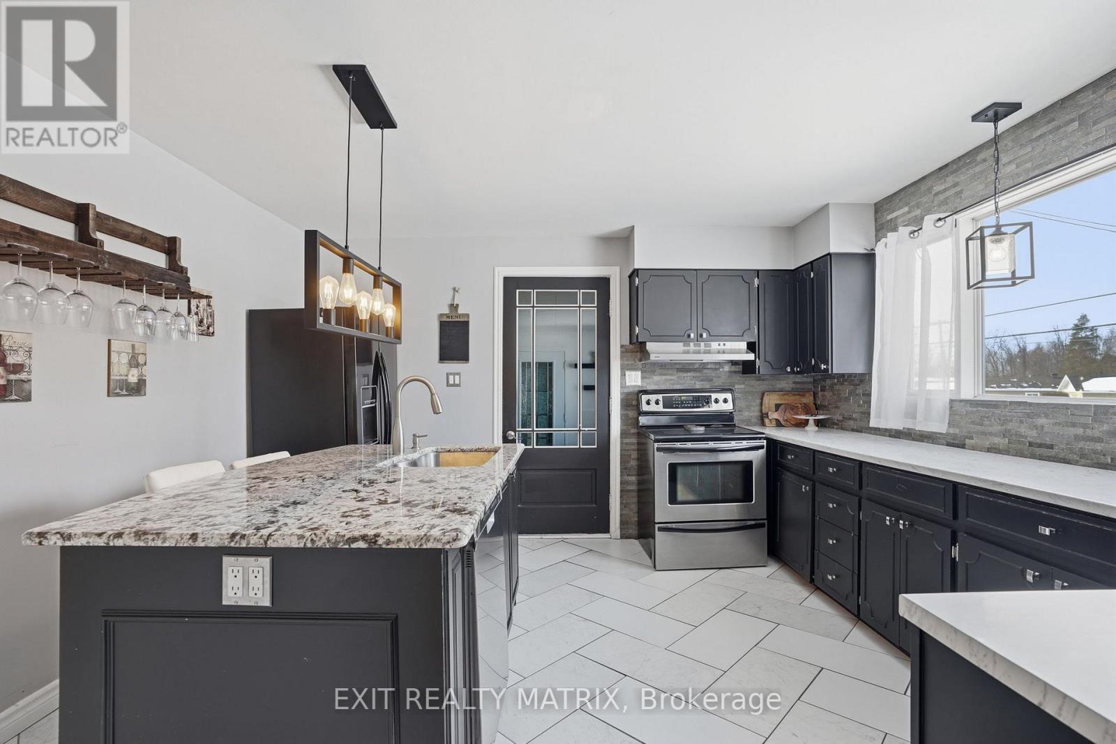 635 Front Road W, Champlain, Ontario  K0B 1K0 - Photo 11 - X12849820