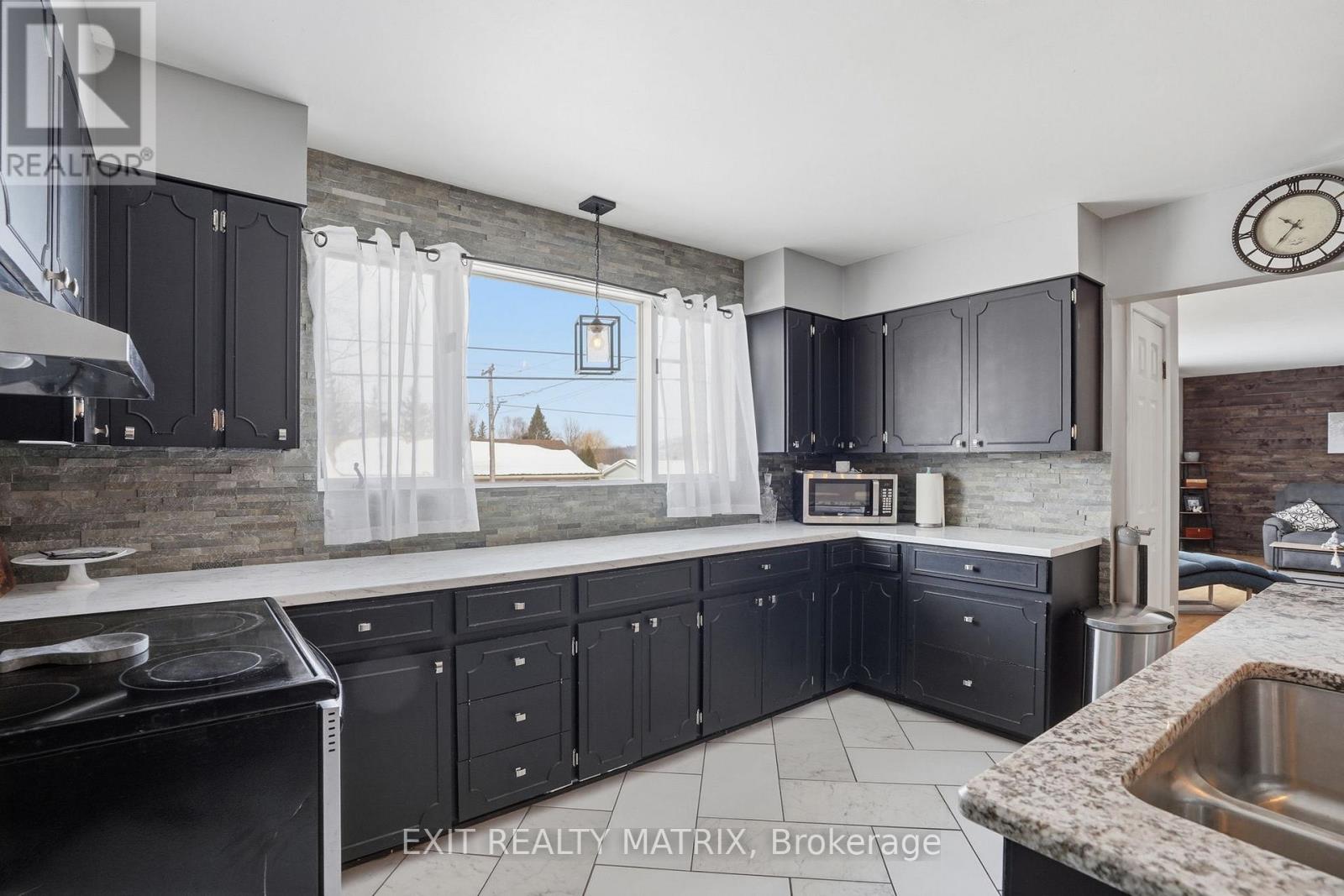 635 Front Road W, Champlain, Ontario  K0B 1K0 - Photo 13 - X12849820