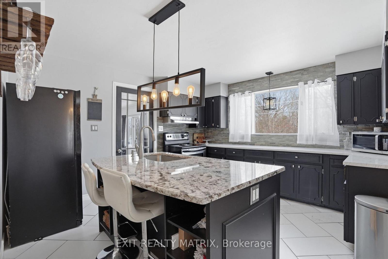 635 Front Road W, Champlain, Ontario  K0B 1K0 - Photo 9 - X12849820