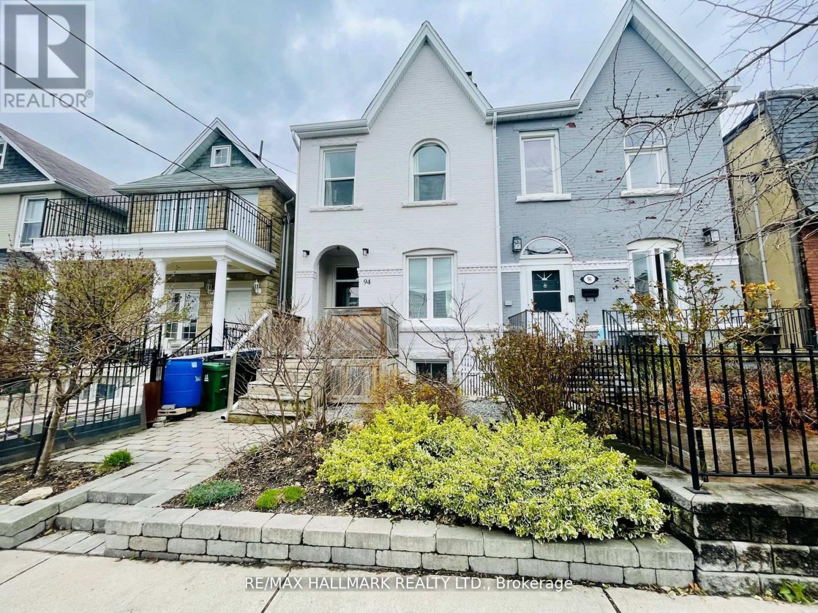 LOWER - 94 GALT AVENUE, Toronto, Ontario