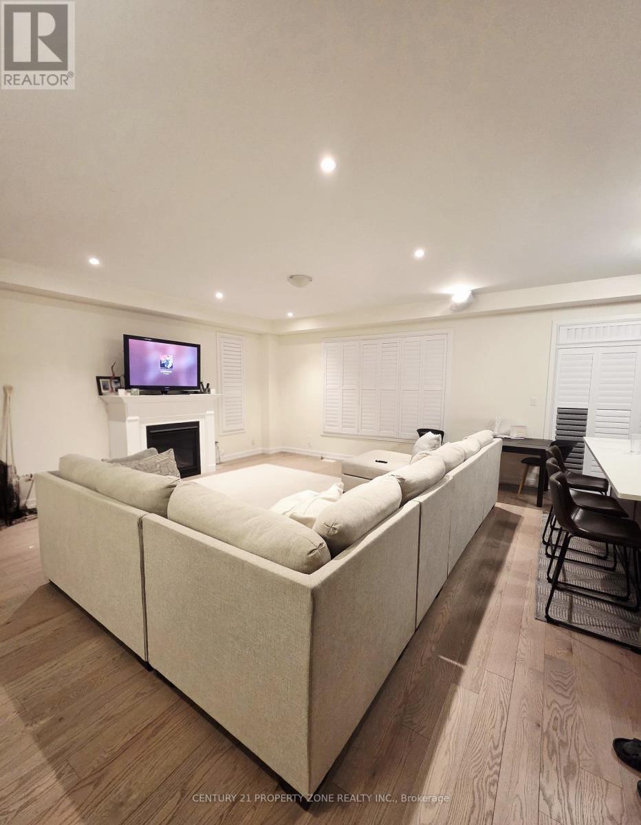 1202 Plymouth Drive E, Oshawa, Ontario  L1H 8L7 - Photo 5 - E12831880