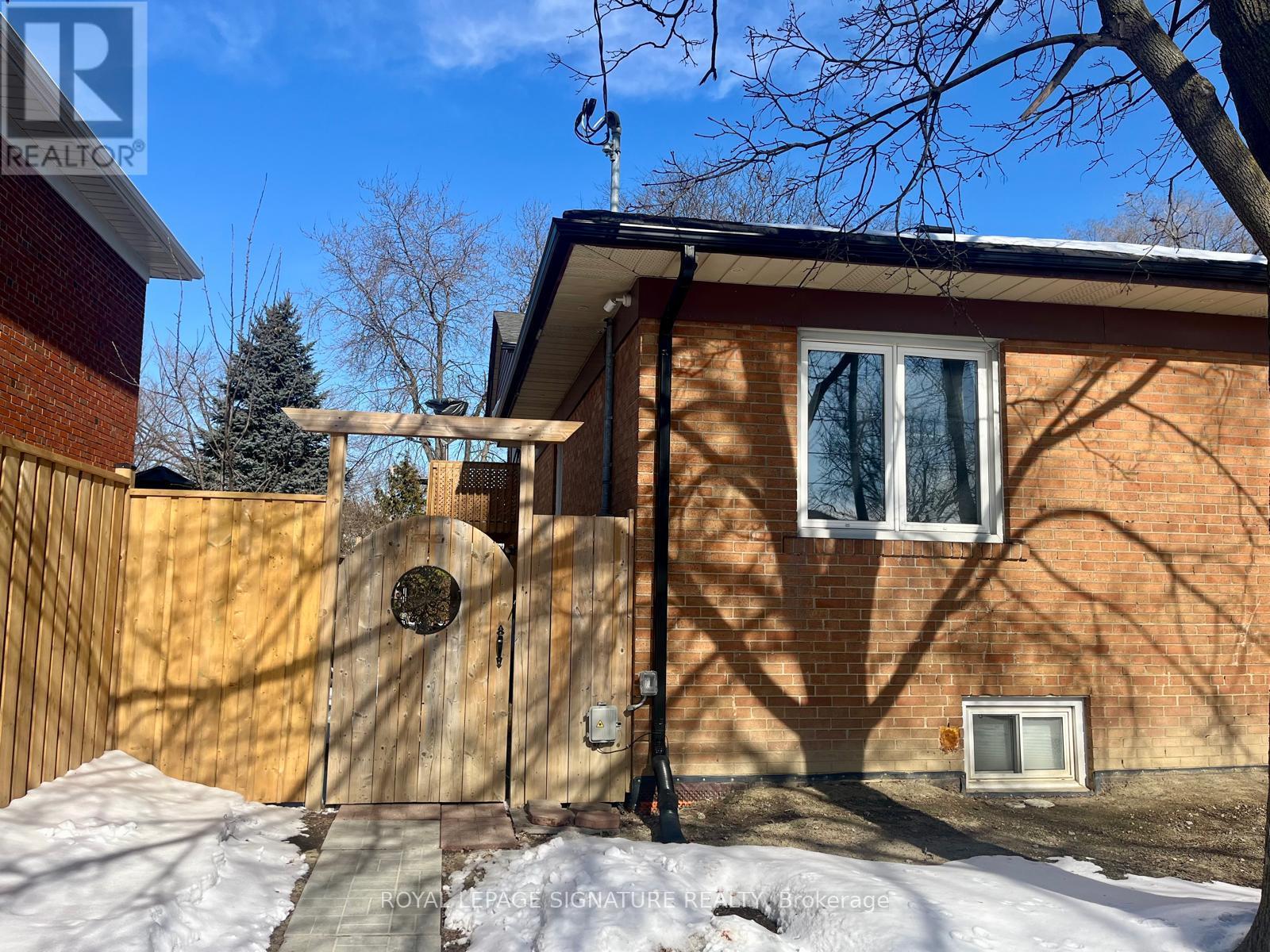 Lower - 4 Windust Gate, Toronto, Ontario  M9C 3N3 - Photo 19 - W12818272