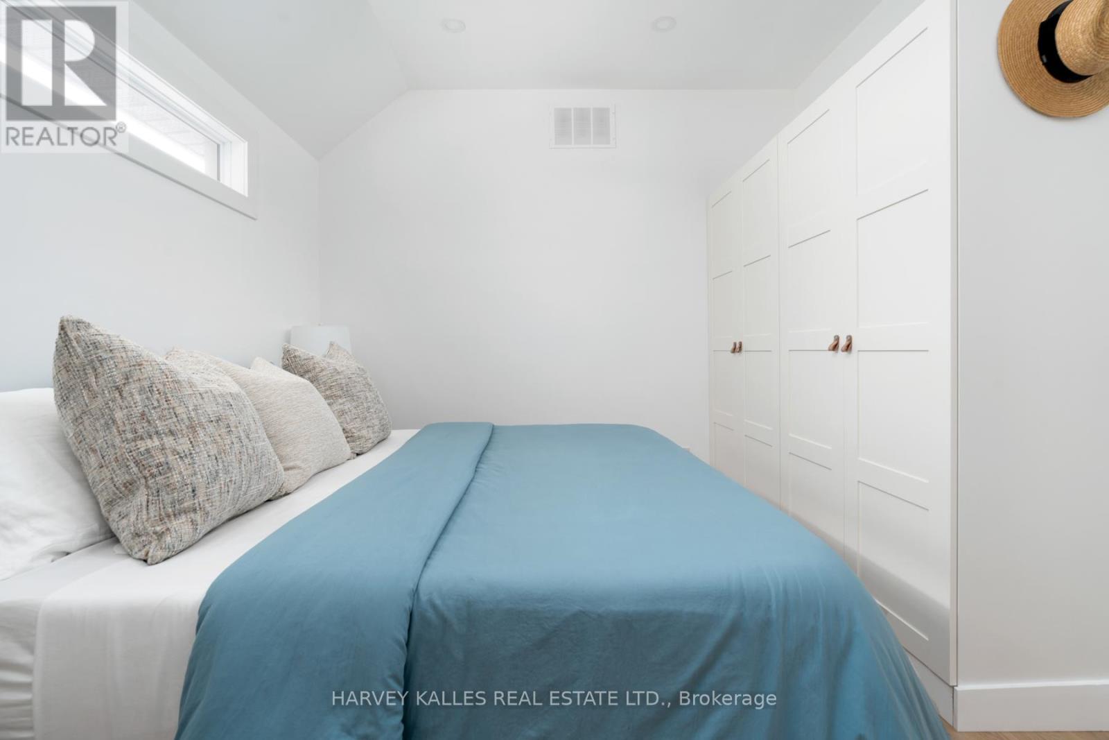 31 Elder Avenue, Toronto (Long Branch), Ontario  M8W 1S3 - Photo 15 - W12849096