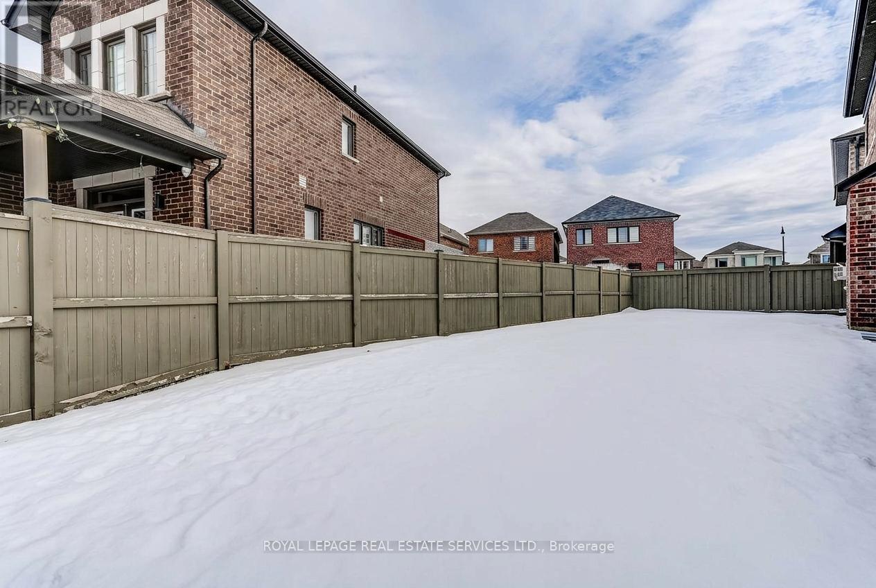 7 Cyclone Trail, Brampton, Ontario  L7A 5E8 - Photo 37 - W12845092