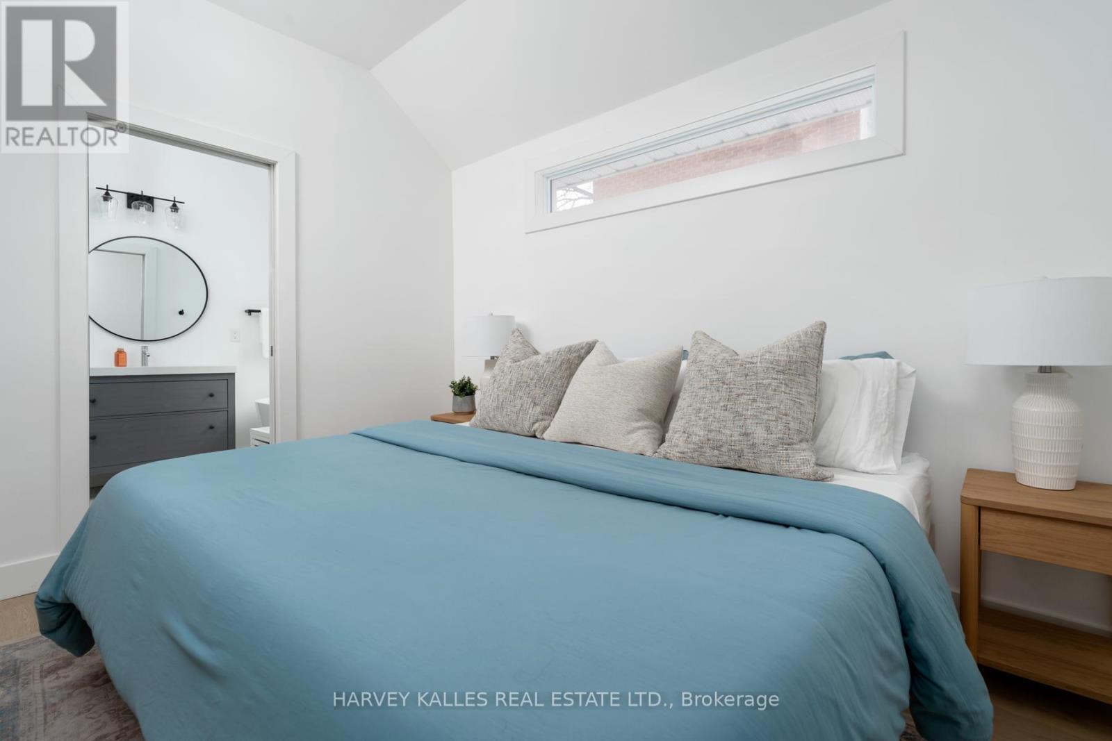 31 Elder Avenue, Toronto (Long Branch), Ontario  M8W 1S3 - Photo 16 - W12849096