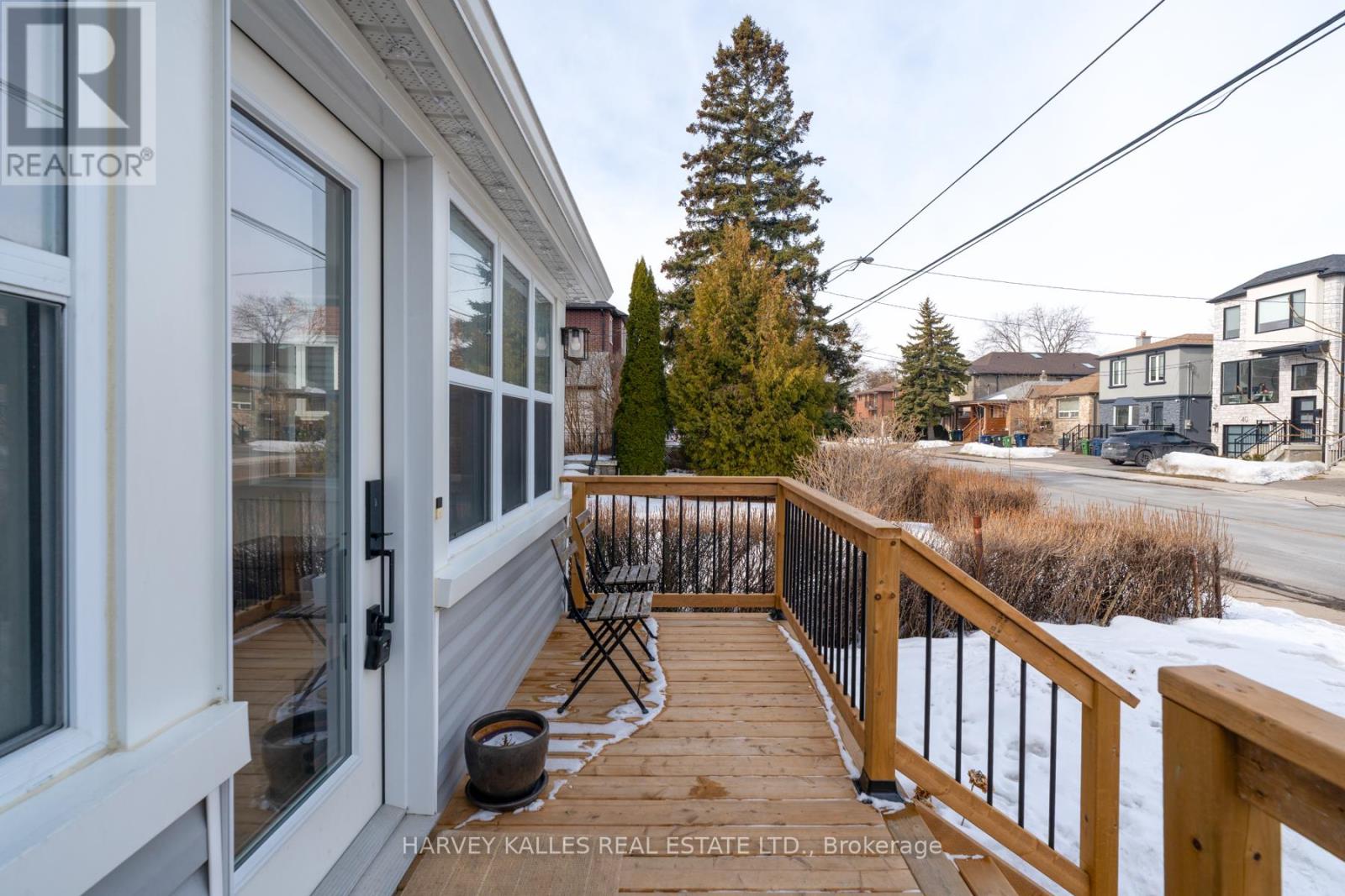 31 Elder Avenue, Toronto (Long Branch), Ontario  M8W 1S3 - Photo 3 - W12849096