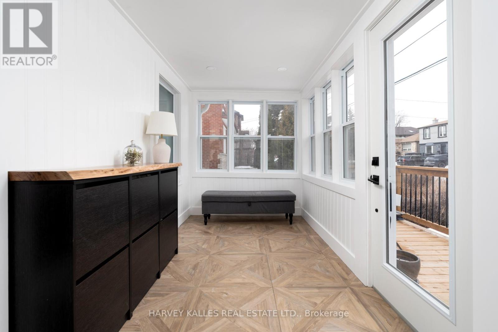 31 Elder Avenue, Toronto (Long Branch), Ontario  M8W 1S3 - Photo 4 - W12849096