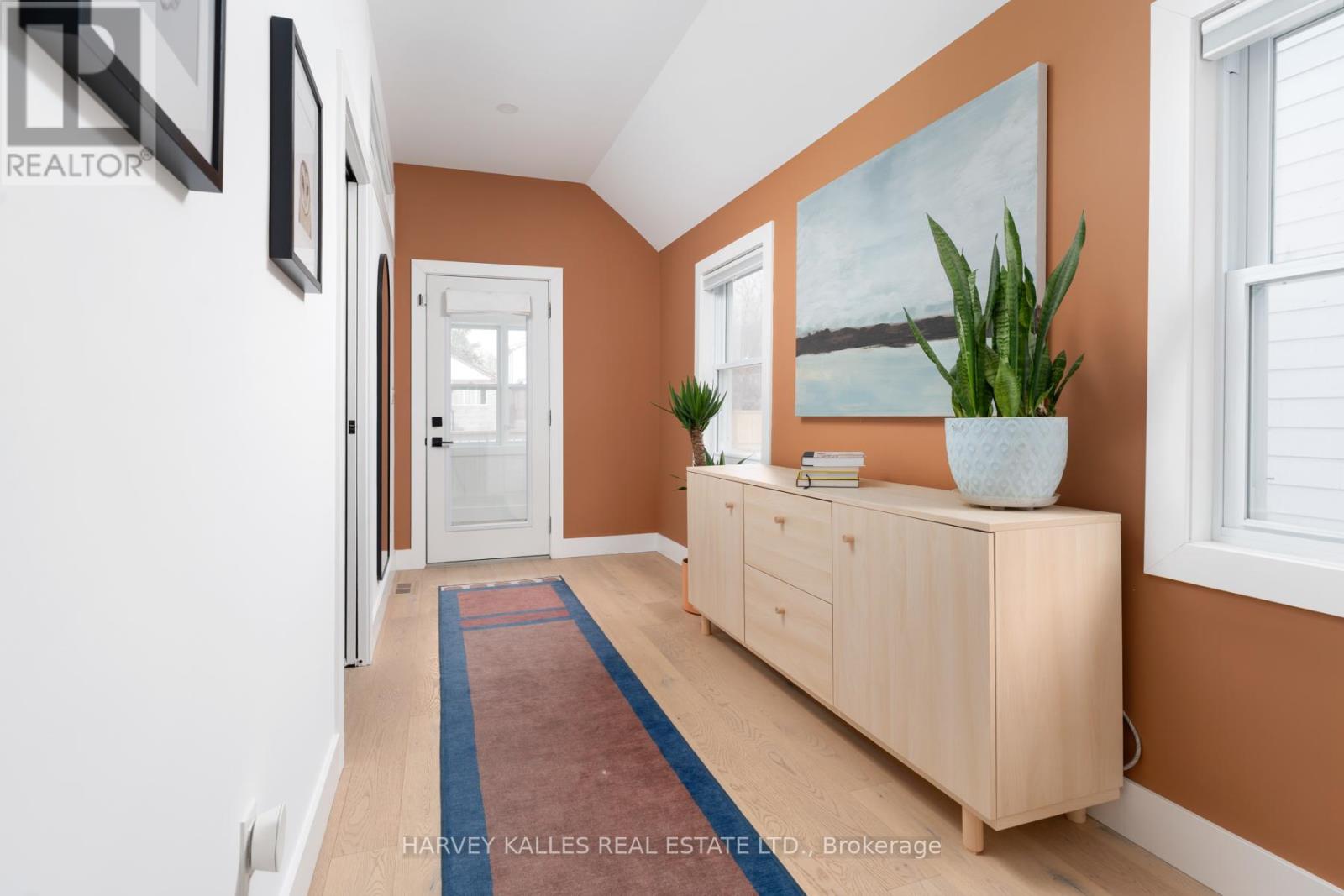 31 Elder Avenue, Toronto (Long Branch), Ontario  M8W 1S3 - Photo 6 - W12849096