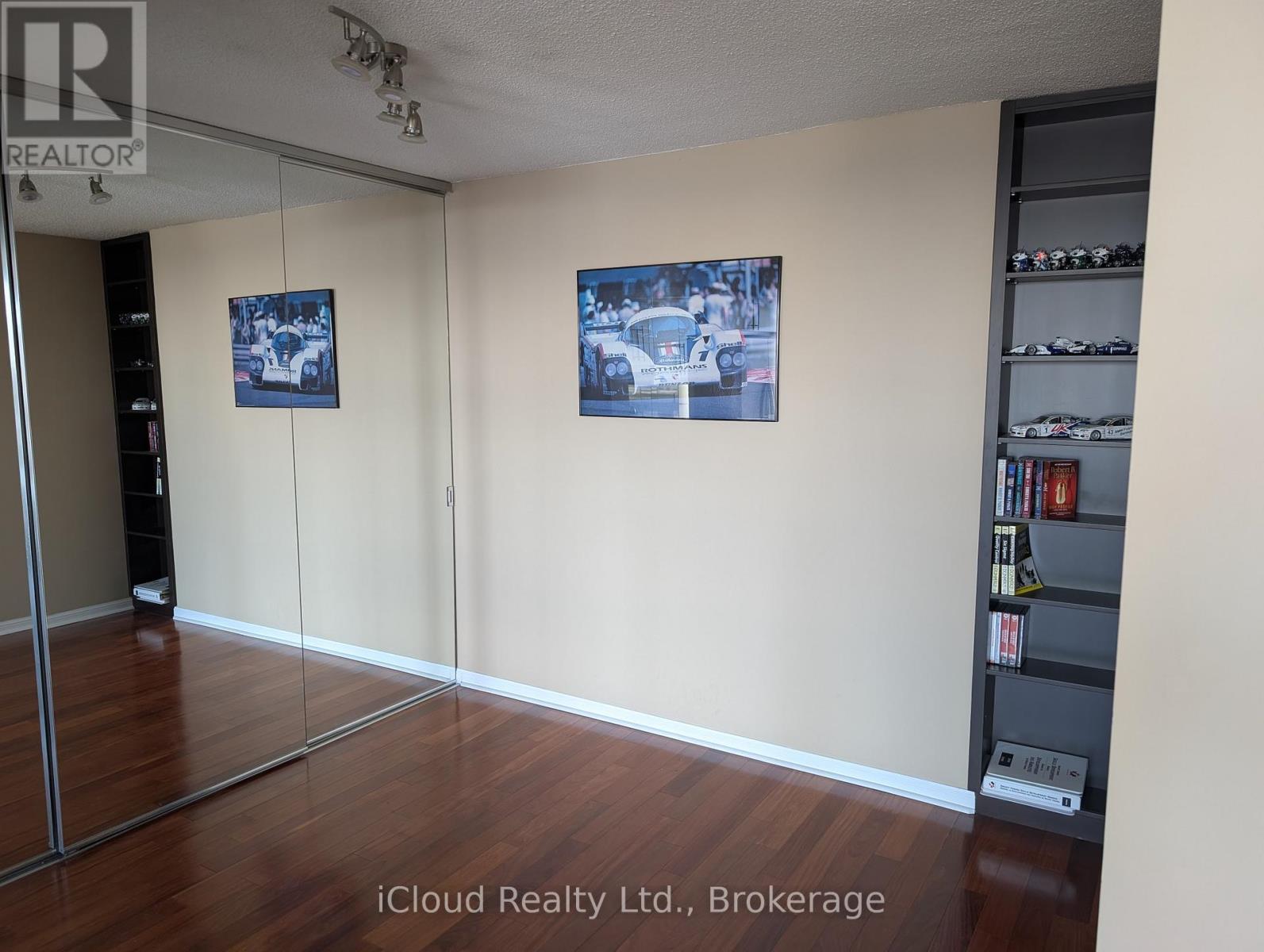 1003 - 45 Kingsbridge Garden Circle, Mississauga, Ontario  L5R 3K4 - Photo 4 - W12849196