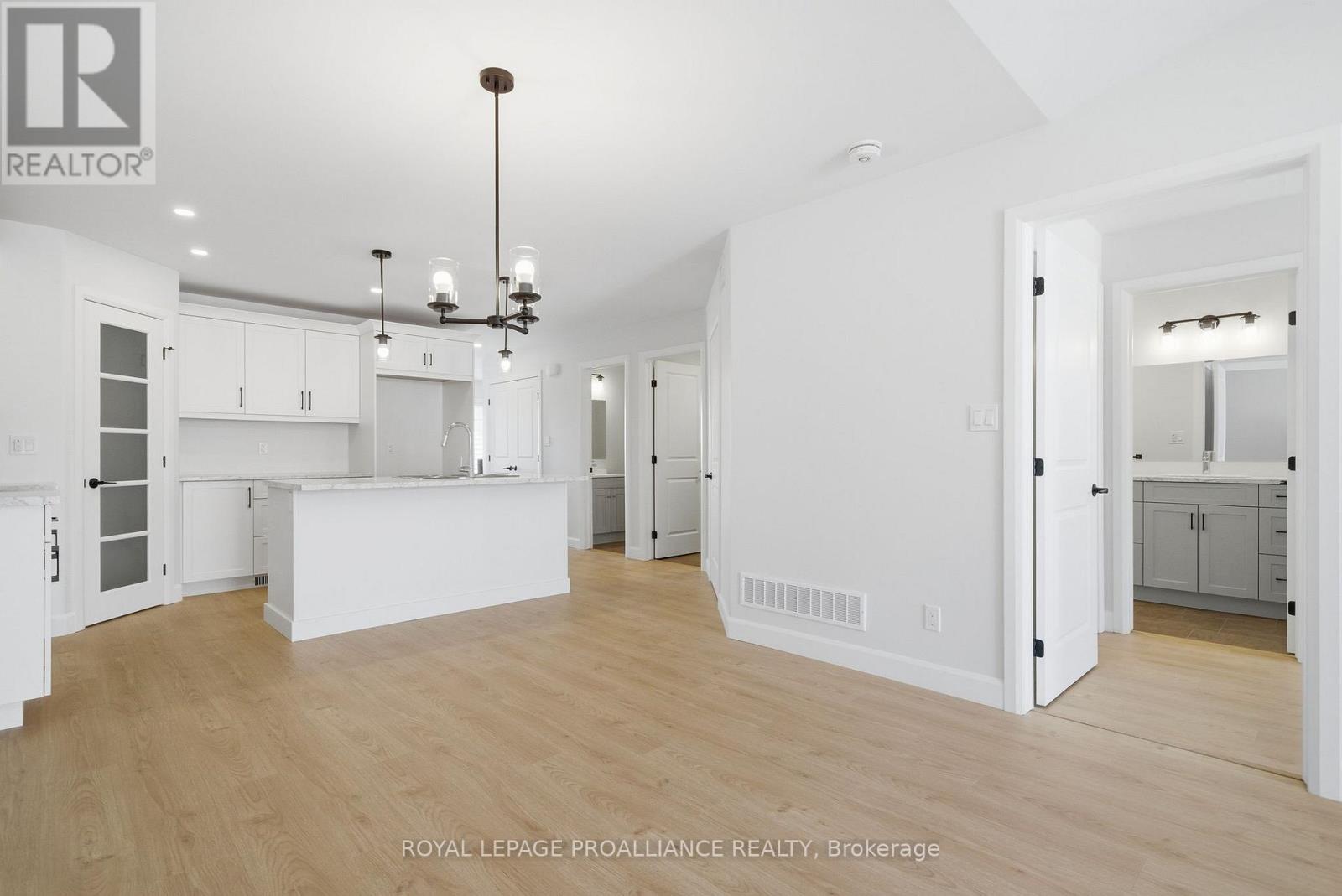 59 Sandhu Crescent, Belleville (Belleville Ward), Ontario  K8P 0G7 - Photo 13 - X12713730