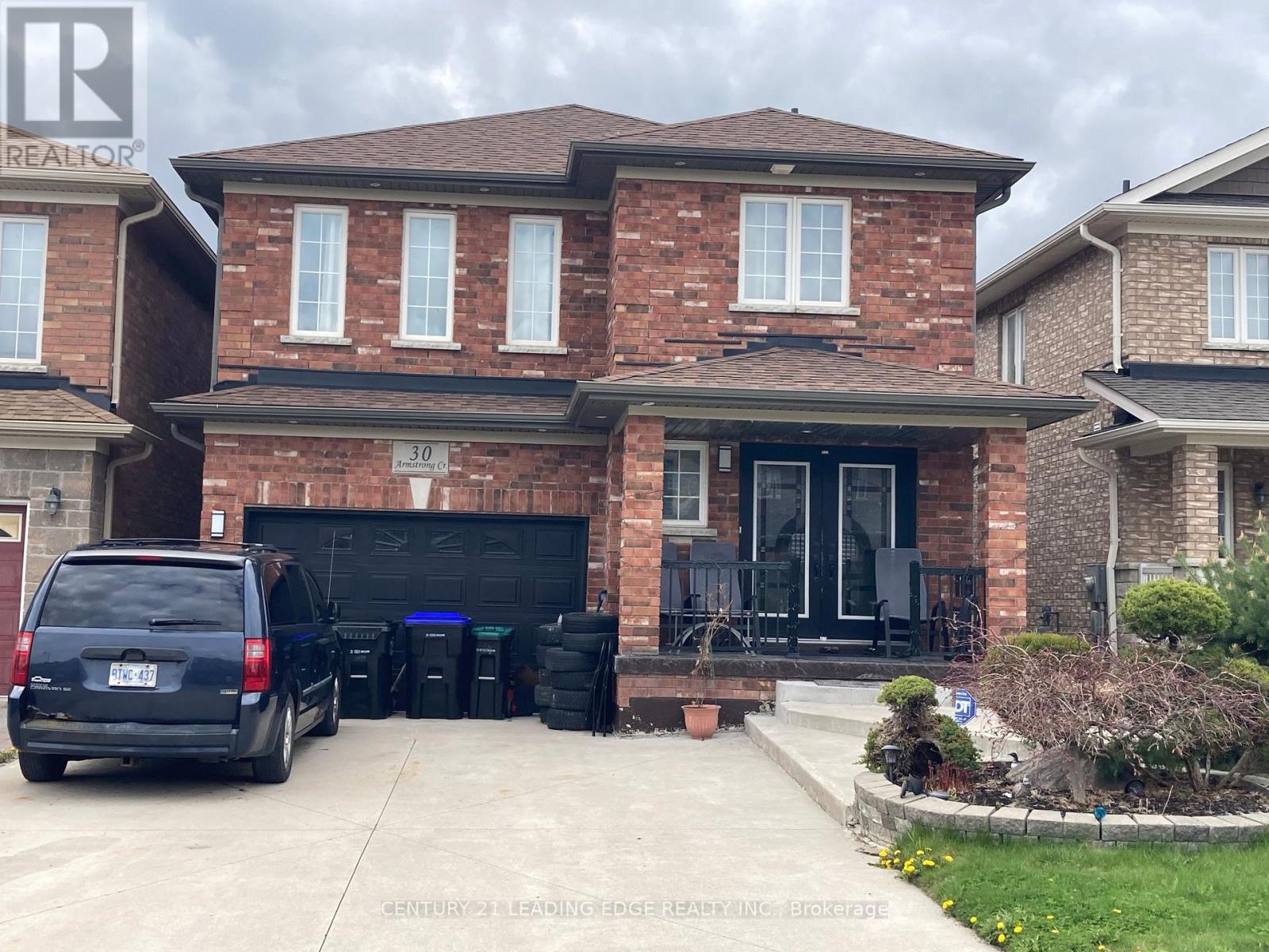 30 Armstrong Crescent, Bradford West Gwillimbury (Bradford), Ontario  L3Z 0L1 - Photo 2 - N12849782