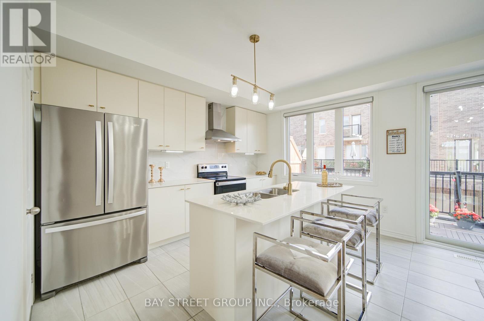 6859 Main Street, Whitchurch-Stouffville, Ontario  L4A 4X2 - Photo 6 - N12849808