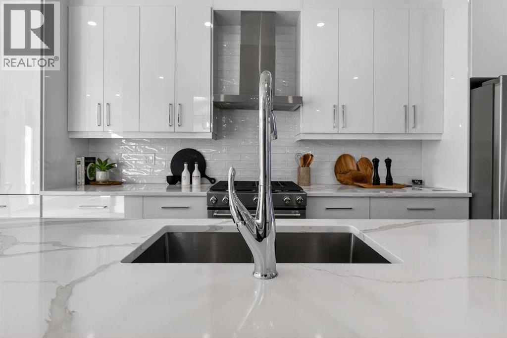 430 33 Avenue Nw, Calgary, Alberta  T2K 0B4 - Photo 9 - A2279604