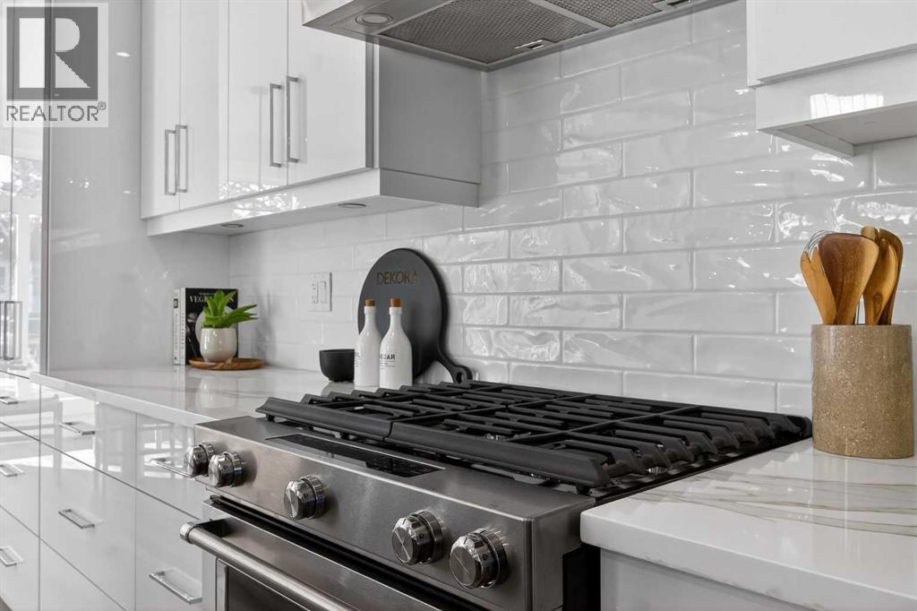 430 33 Avenue Nw, Calgary, Alberta  T2K 0B4 - Photo 16 - A2279604