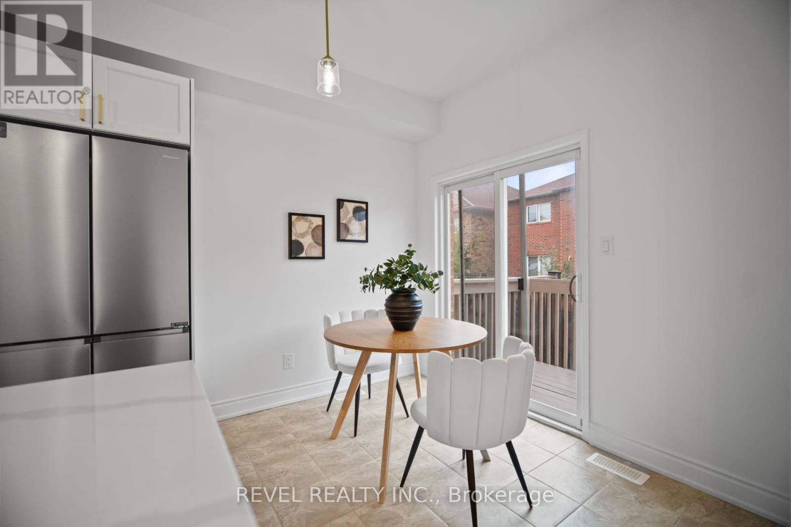 580 Courtney Valley Road, Mississauga, Ontario  L5V 0C2 - Photo 18 - W12849744