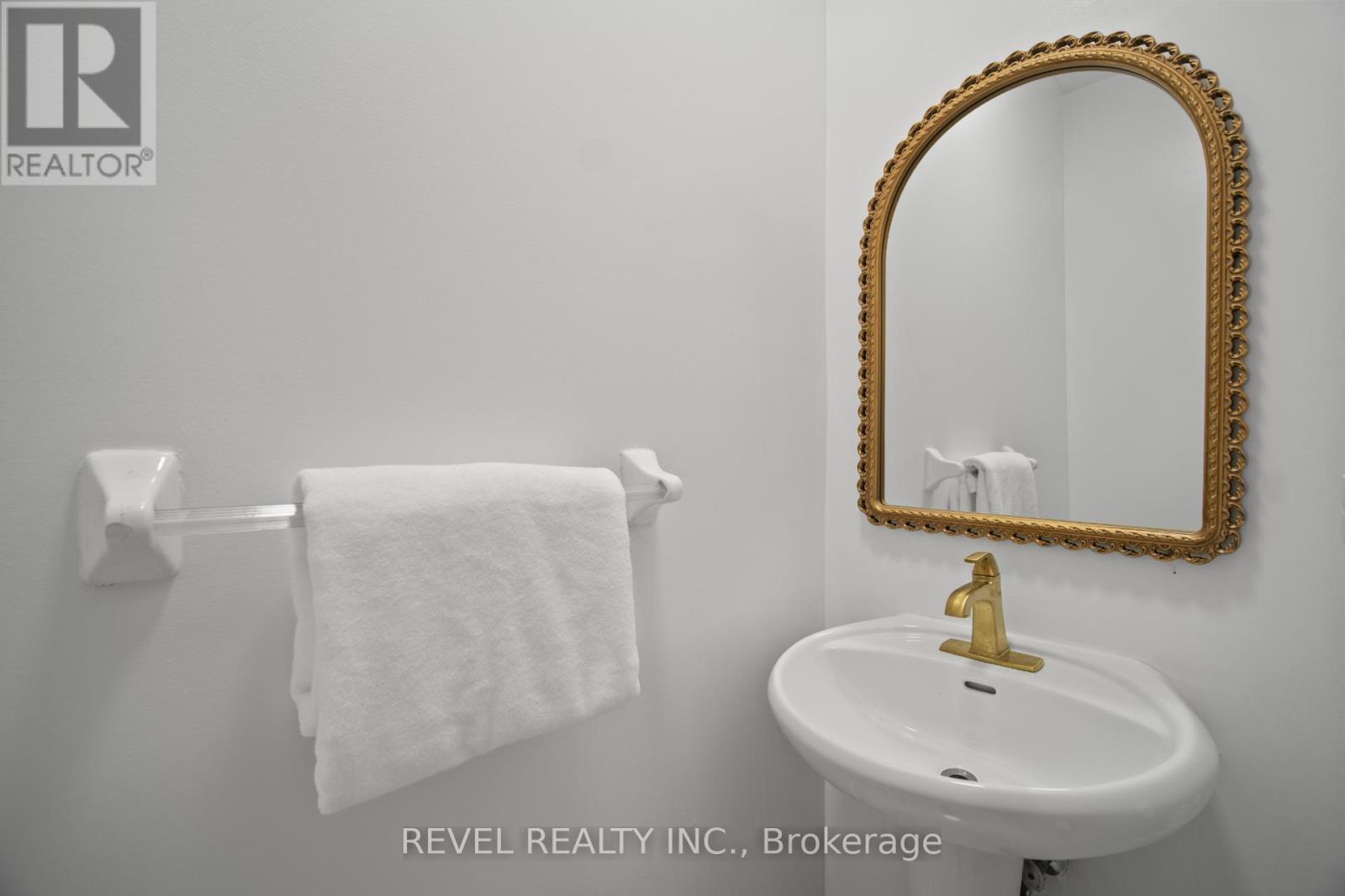 580 Courtney Valley Road, Mississauga, Ontario  L5V 0C2 - Photo 19 - W12849744