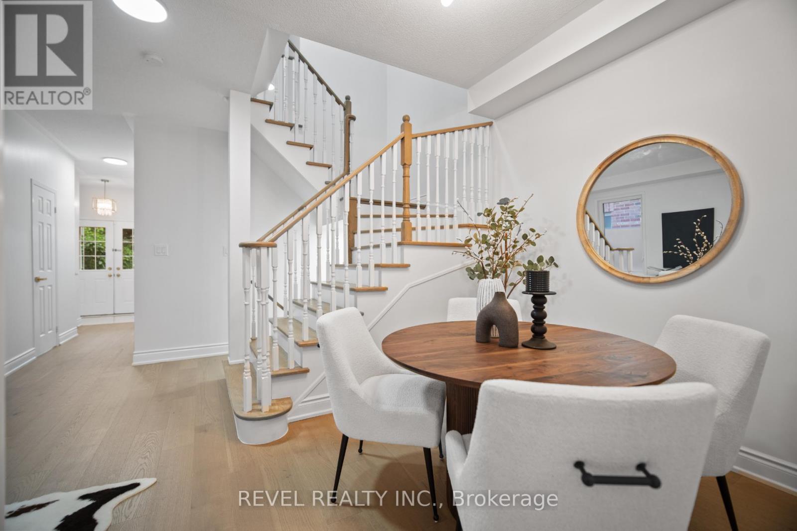 580 Courtney Valley Road, Mississauga, Ontario  L5V 0C2 - Photo 7 - W12849744