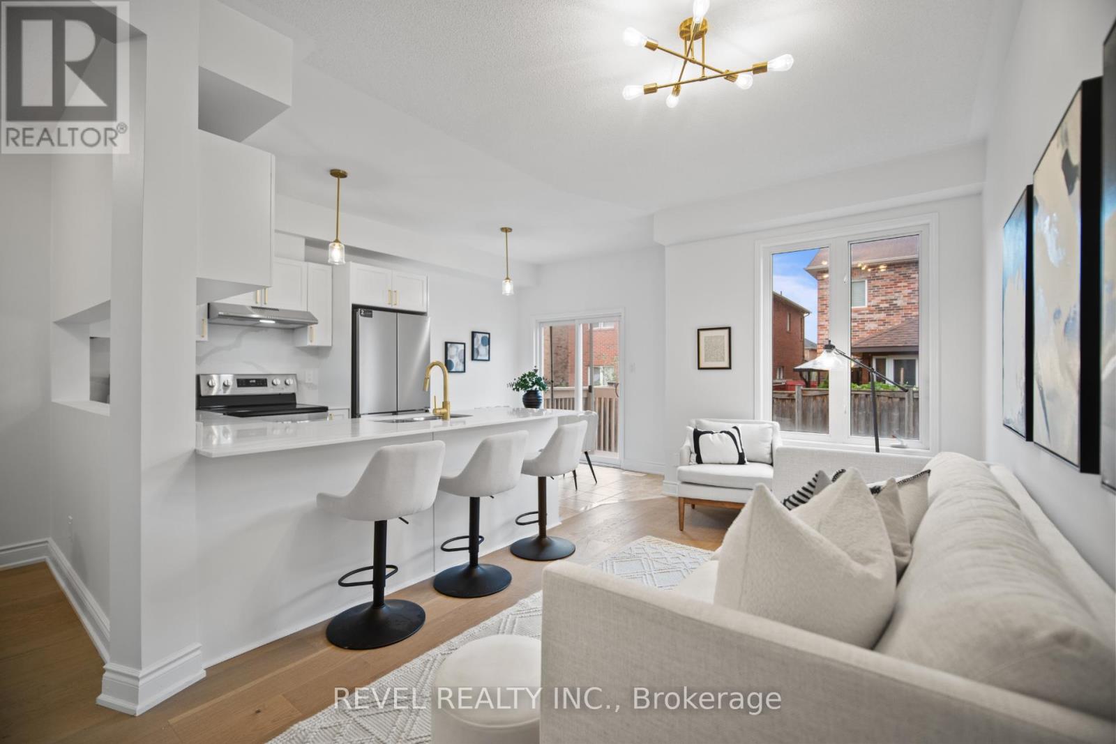 580 Courtney Valley Road, Mississauga, Ontario  L5V 0C2 - Photo 8 - W12849744