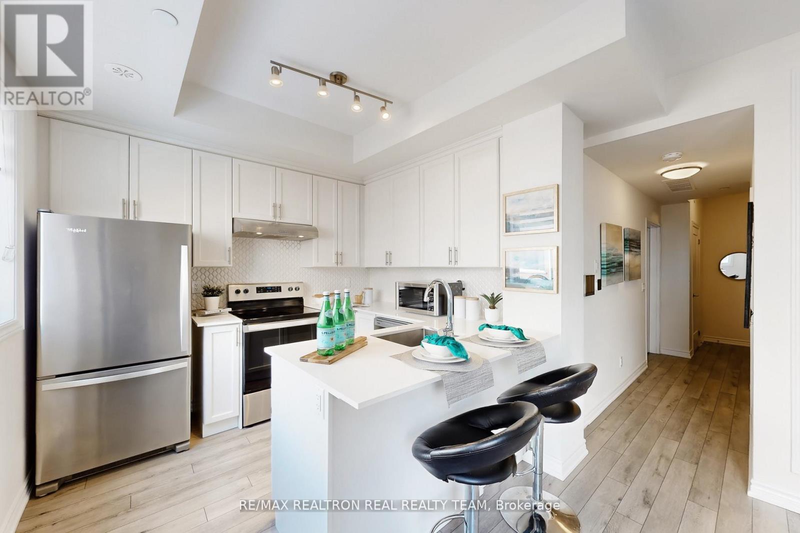 338 - 349 Wheat Boom Drive, Oakville, Ontario  L6H 7X5 - Photo 9 - W12849756