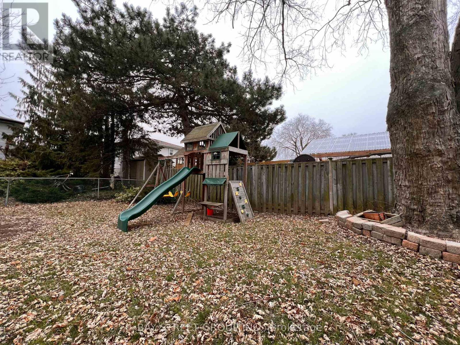 3195 Valmarie Avenue, Mississauga, Ontario  L5C 2A4 - Photo 23 - W12849838