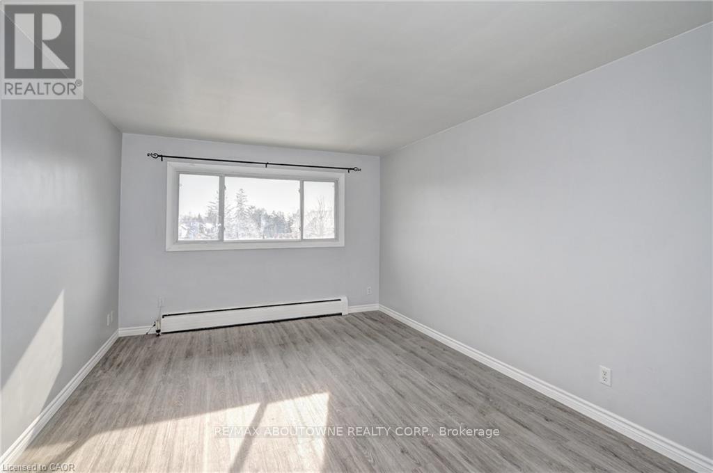 B5 - 280 Sydney Street S, Kitchener, Ontario  N2G 3V9 - Photo 8 - X12849736