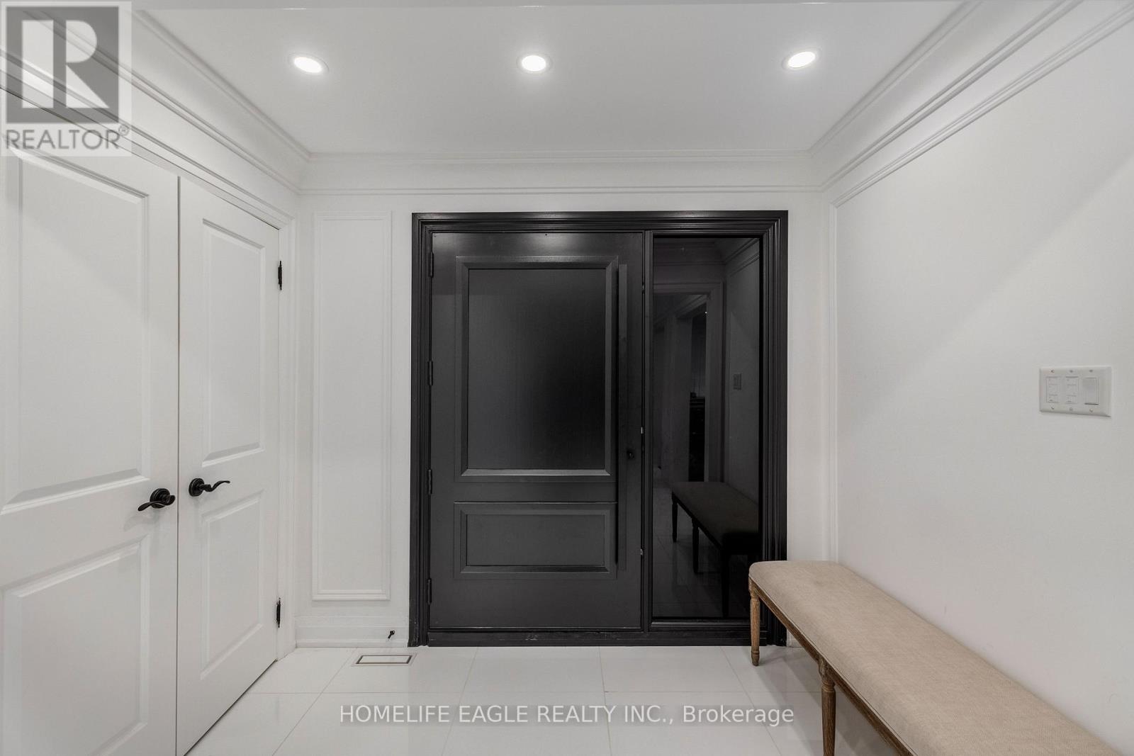 26 Whitetail Court, Vaughan (East Woodbridge), Ontario  L4L 5K9 - Photo 3 - N12849022