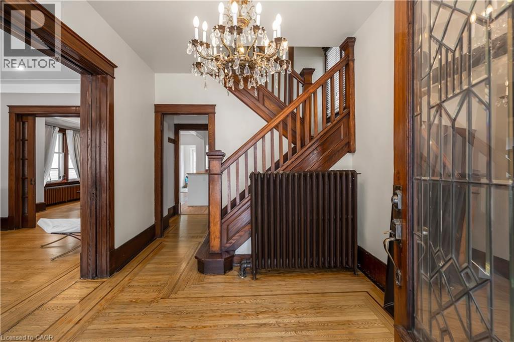 77 Proctor Boulevard, Hamilton, Ontario  L8M 2M5 - Photo 3 - 40809848