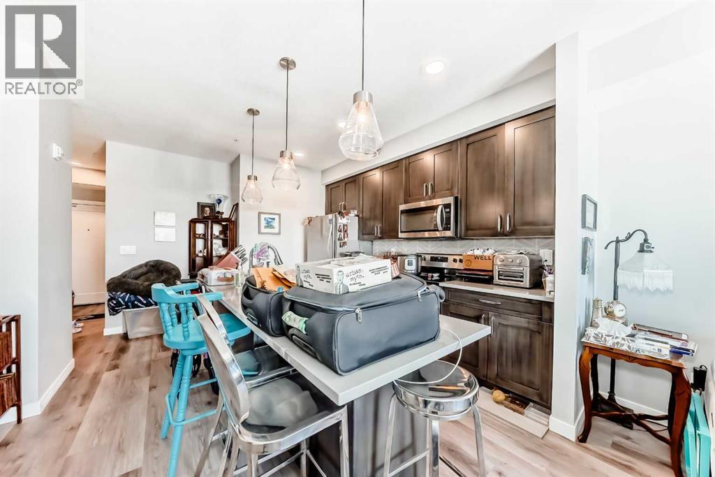 403, 200 Shawnee Square Sw, Calgary, Alberta  T2Y 0T7 - Photo 4 - A2264900