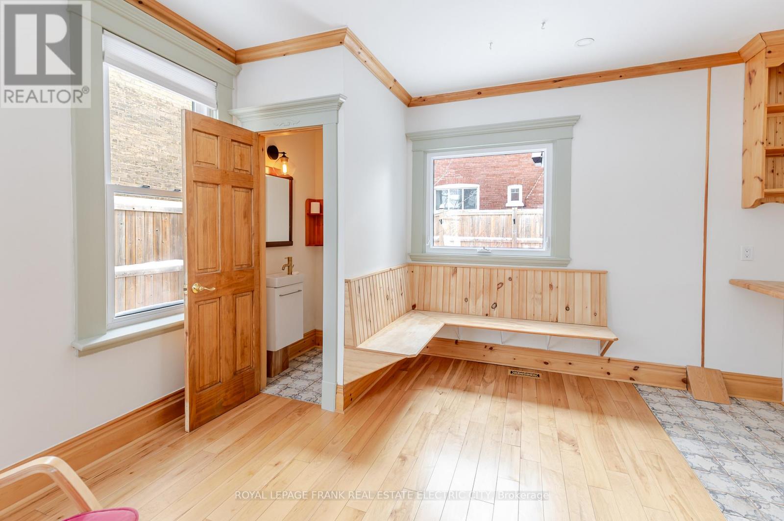 599 Homewood Avenue, Peterborough, Ontario  K9H 2N4 - Photo 14 - X12849974