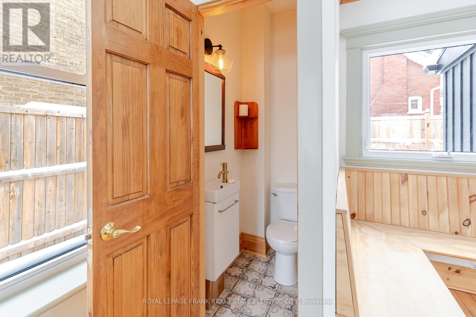 599 Homewood Avenue, Peterborough, Ontario  K9H 2N4 - Photo 16 - X12849974