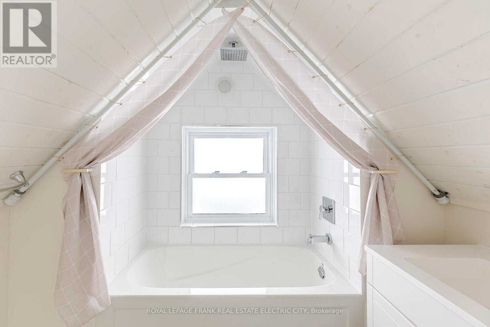 599 Homewood Avenue, Peterborough, Ontario  K9H 2N4 - Photo 38 - X12849974