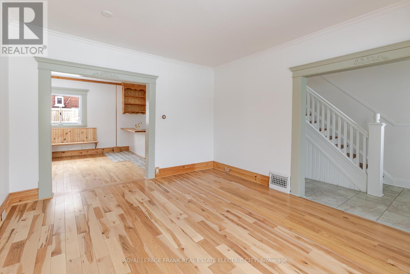 599 Homewood Avenue, Peterborough, Ontario  K9H 2N4 - Photo 8 - X12849974