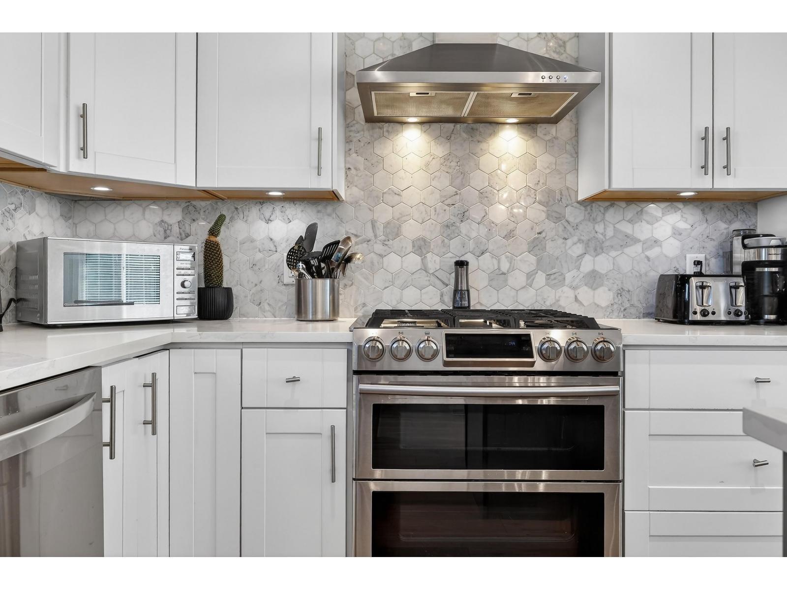 20231 46 Avenue, Langley, British Columbia  V3A 5K3 - Photo 5 - R3096267