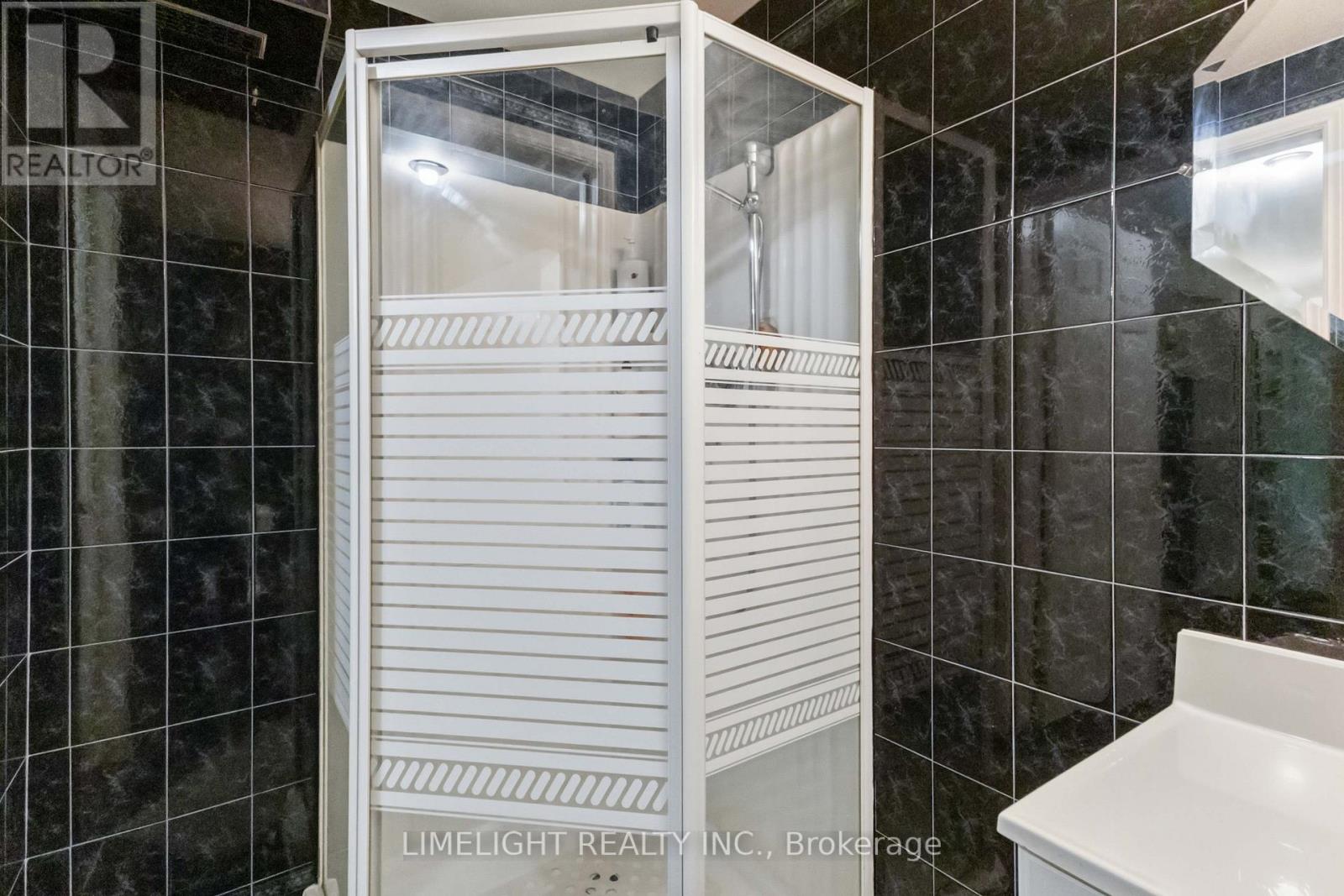 61 Julia Court, London East, Ontario  N5V 4X1 - Photo 25 - X12849940