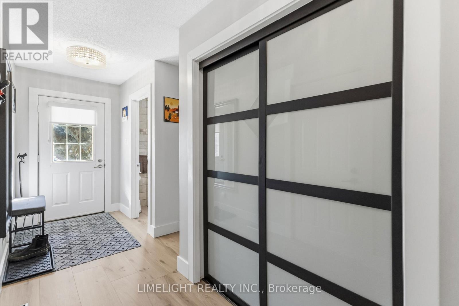 61 Julia Court, London East, Ontario  N5V 4X1 - Photo 3 - X12849940