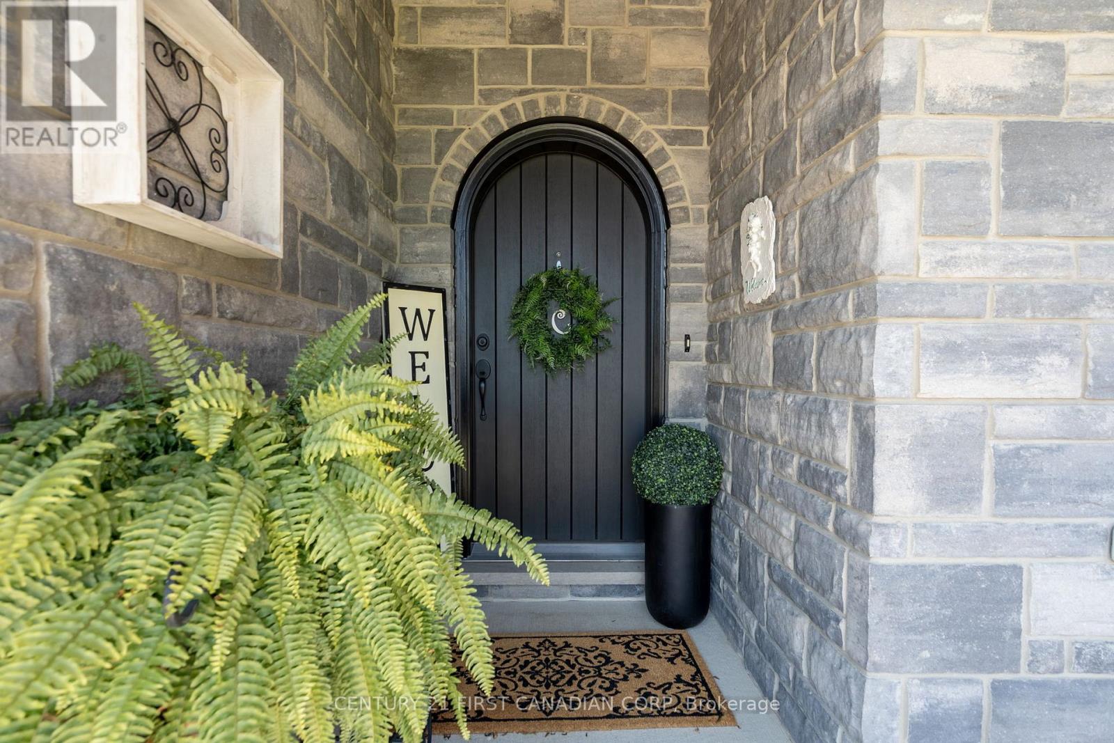 161 Collins Way, Strathroy-Caradoc, Ontario  N7G 3H3 - Photo 3 - X12850026