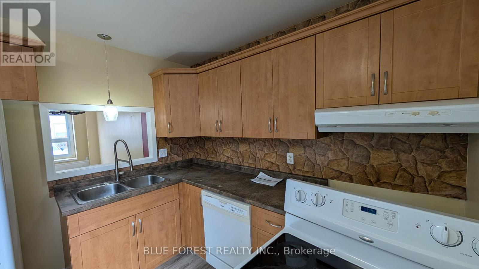 20 - 253 Taylor Street, London East, Ontario  N5Y 2J6 - Photo 3 - X12850066