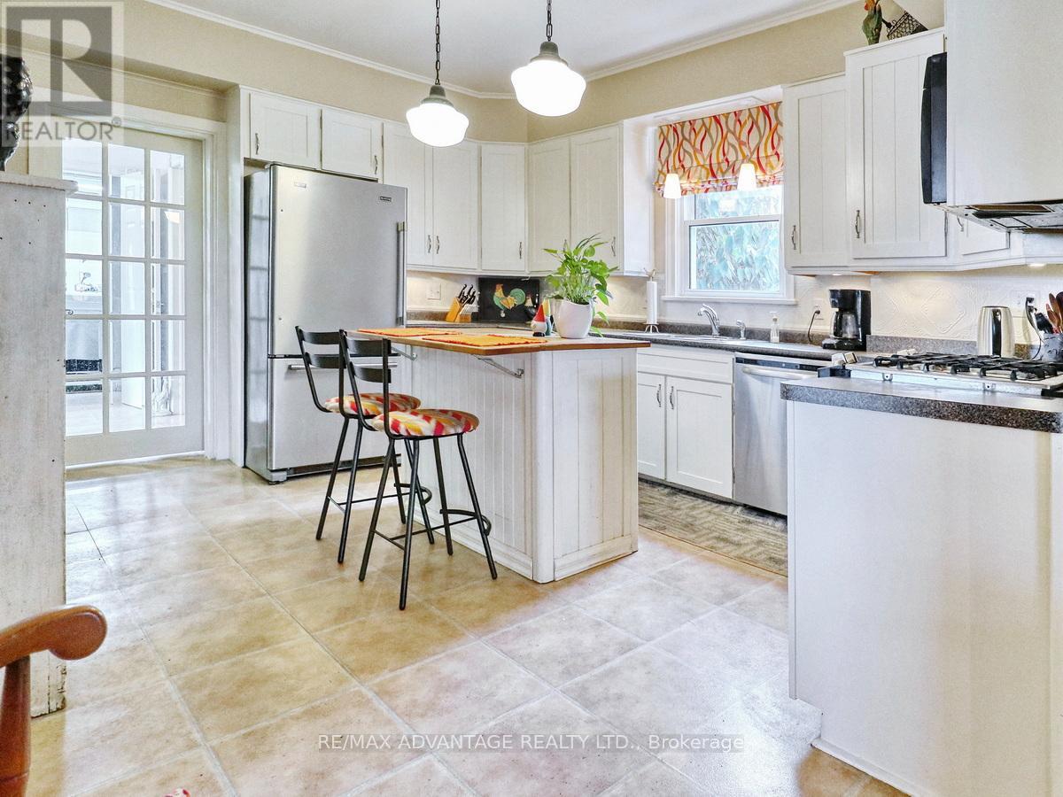 9907 Littlewood Drive, Middlesex Centre, Ontario  N6P 1P3 - Photo 11 - X12850096