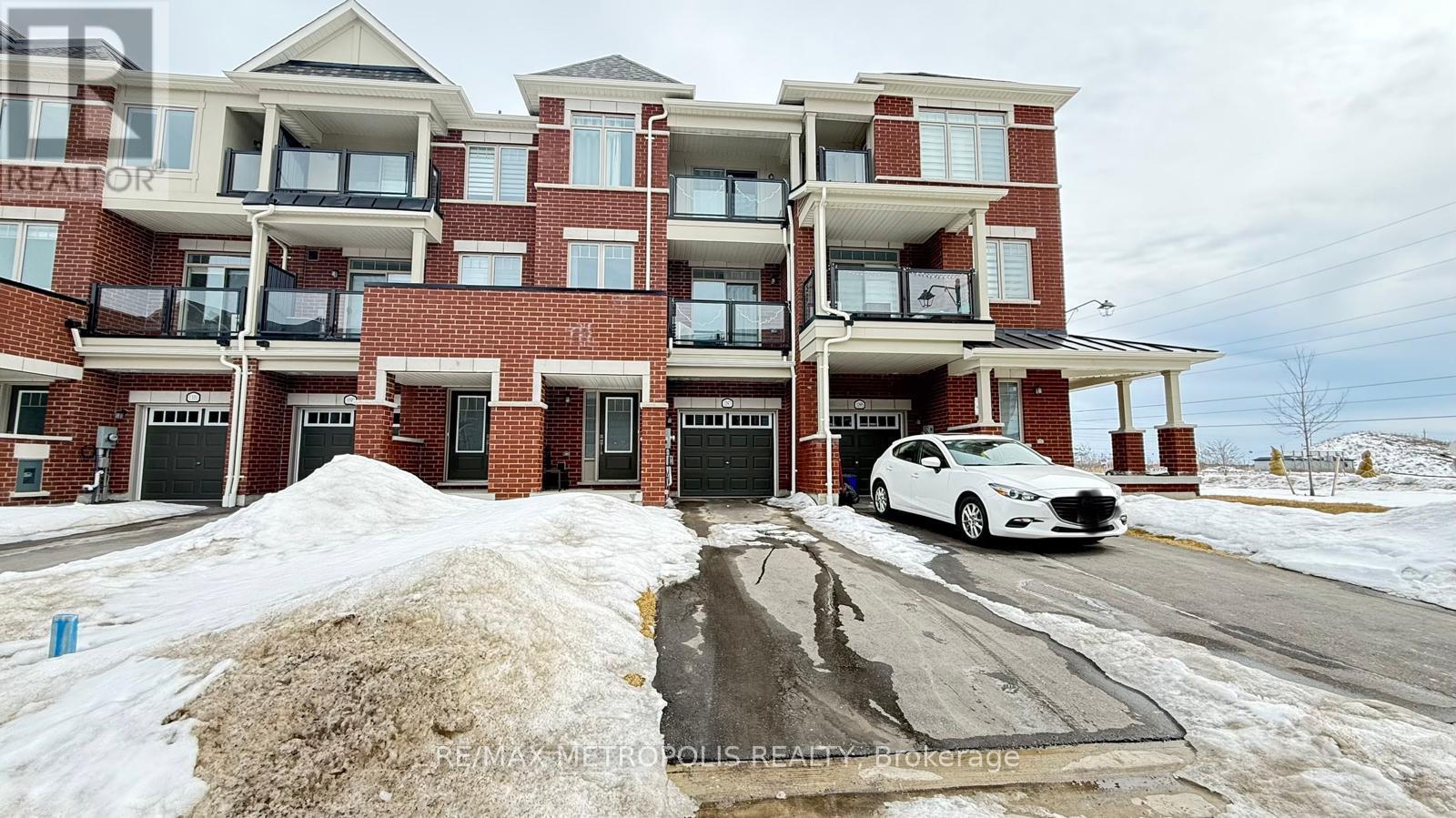 1097 Lockie Drive, Oshawa, Ontario  L1L 0R9 - Photo 2 - E12845054