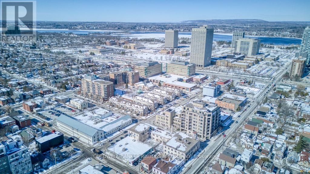 401 - 320 Parkdale Avenue, Ottawa, Ontario  K1Y 4X9 - Photo 3 - X12850010