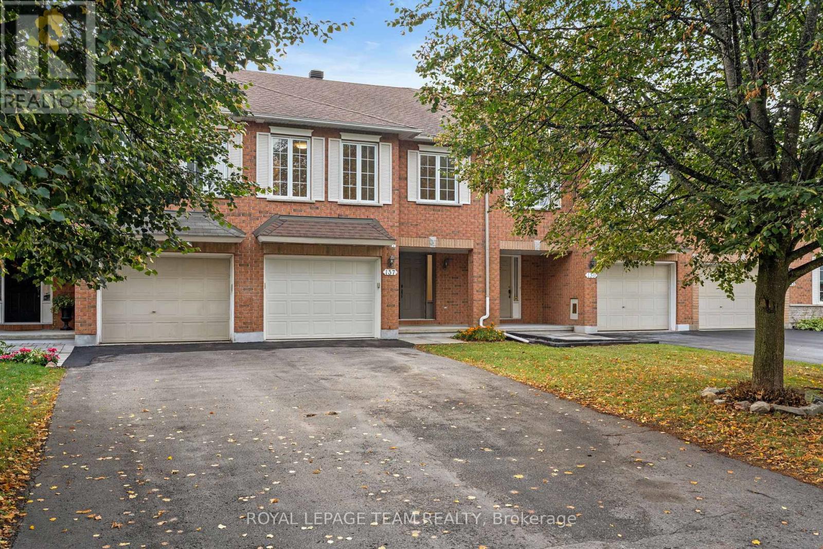 137 Macassa Circle, Ottawa, Ontario  K2T 1J9 - Photo 2 - X12850142