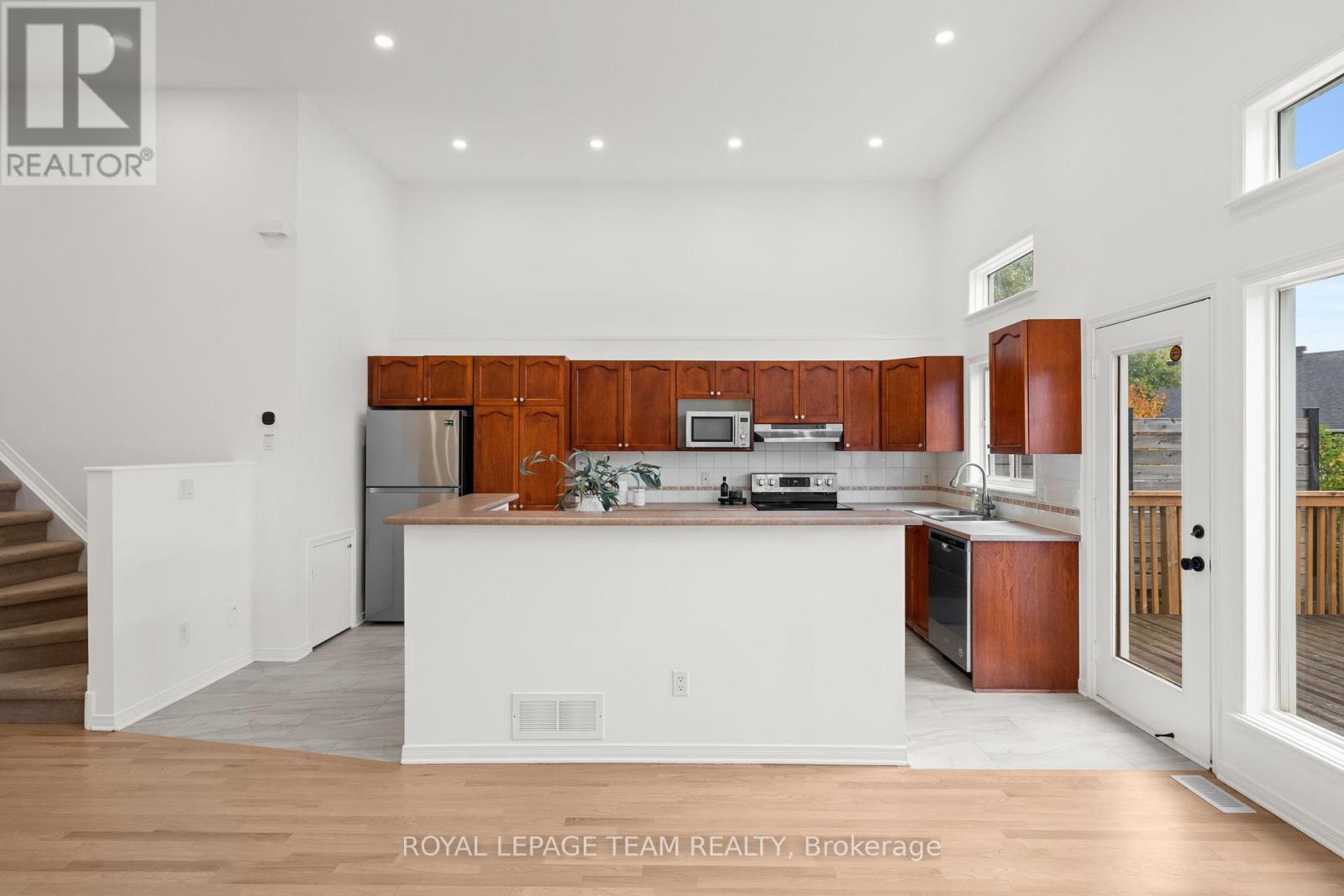 137 Macassa Circle, Ottawa, Ontario  K2T 1J9 - Photo 9 - X12850142