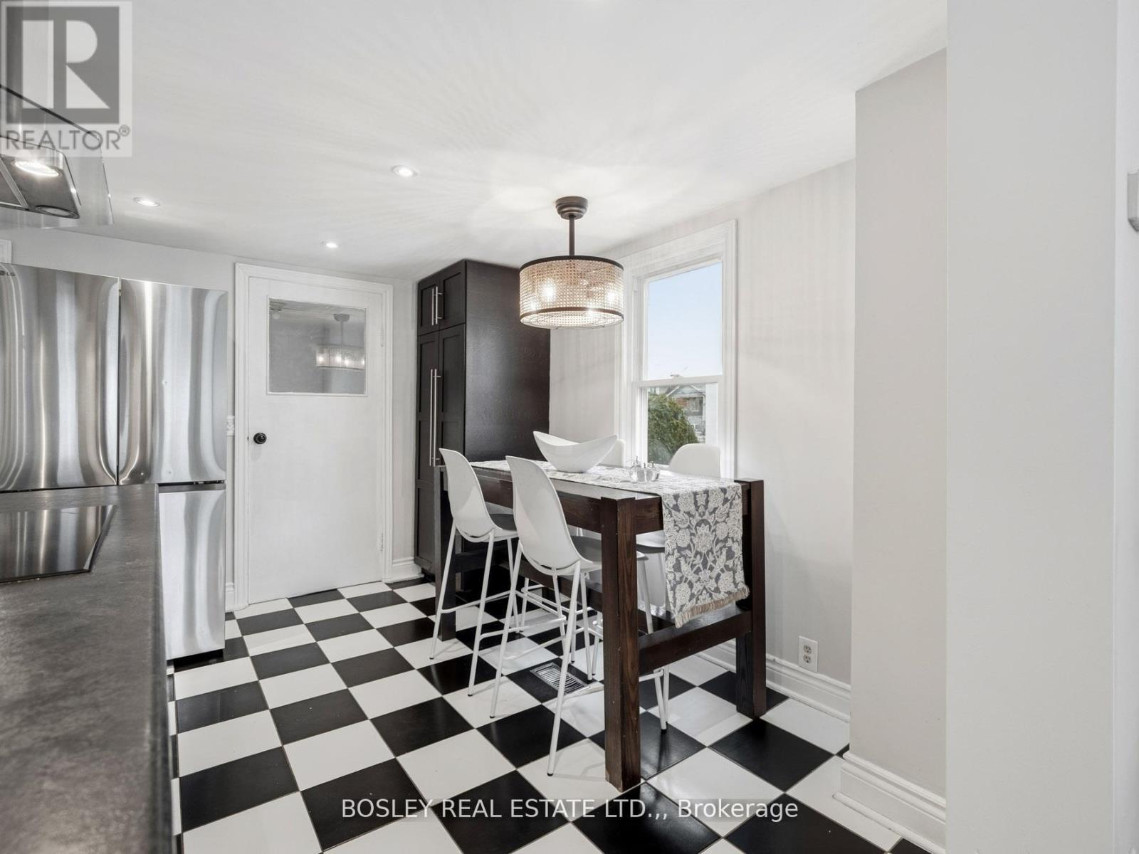 18 Michigan Avenue, St. Catharines, Ontario  L2N 4G8 - Photo 8 - X12849926