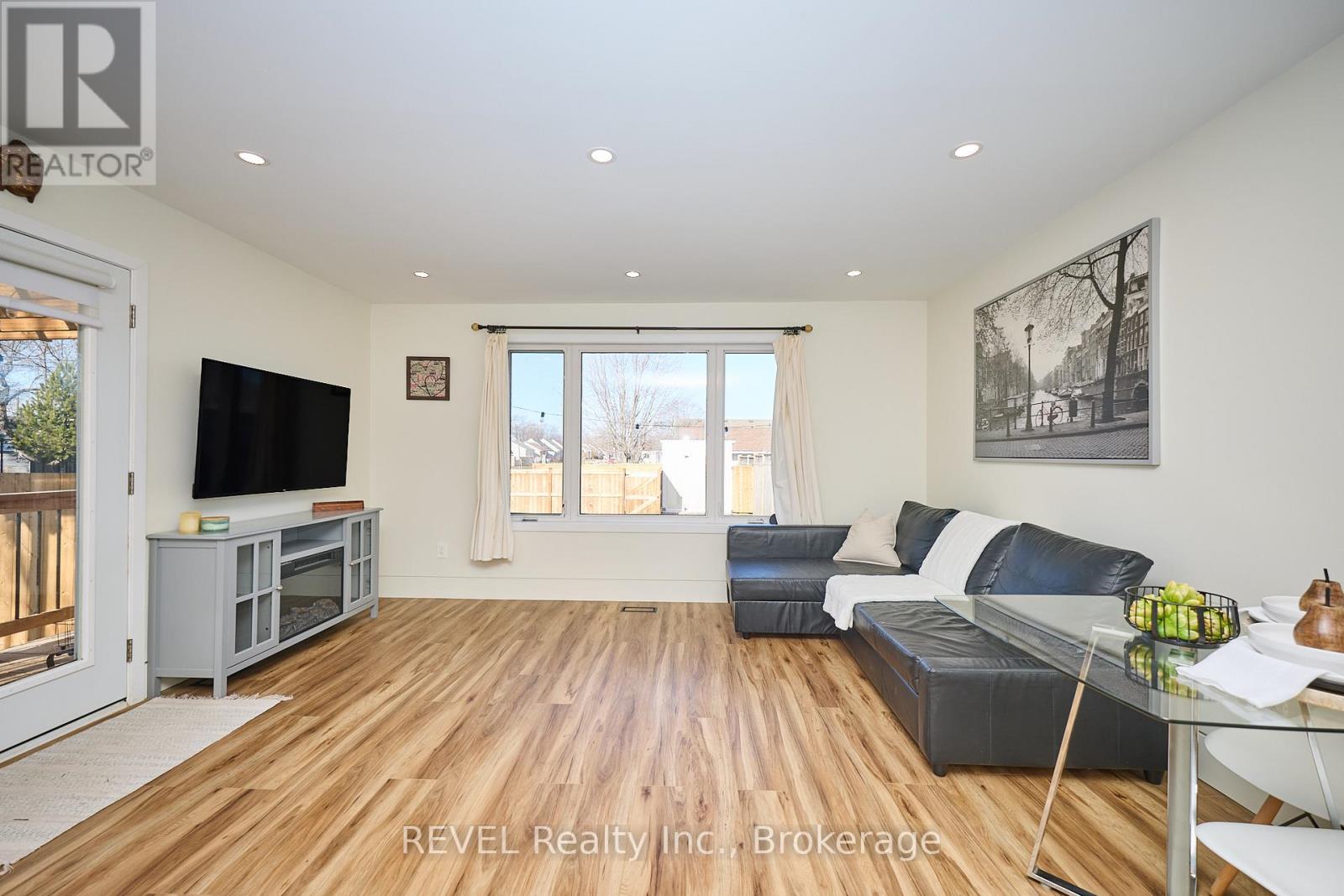 141 Douglas Street, Fort Erie, Ontario  L2A 6V3 - Photo 4 - X12850036